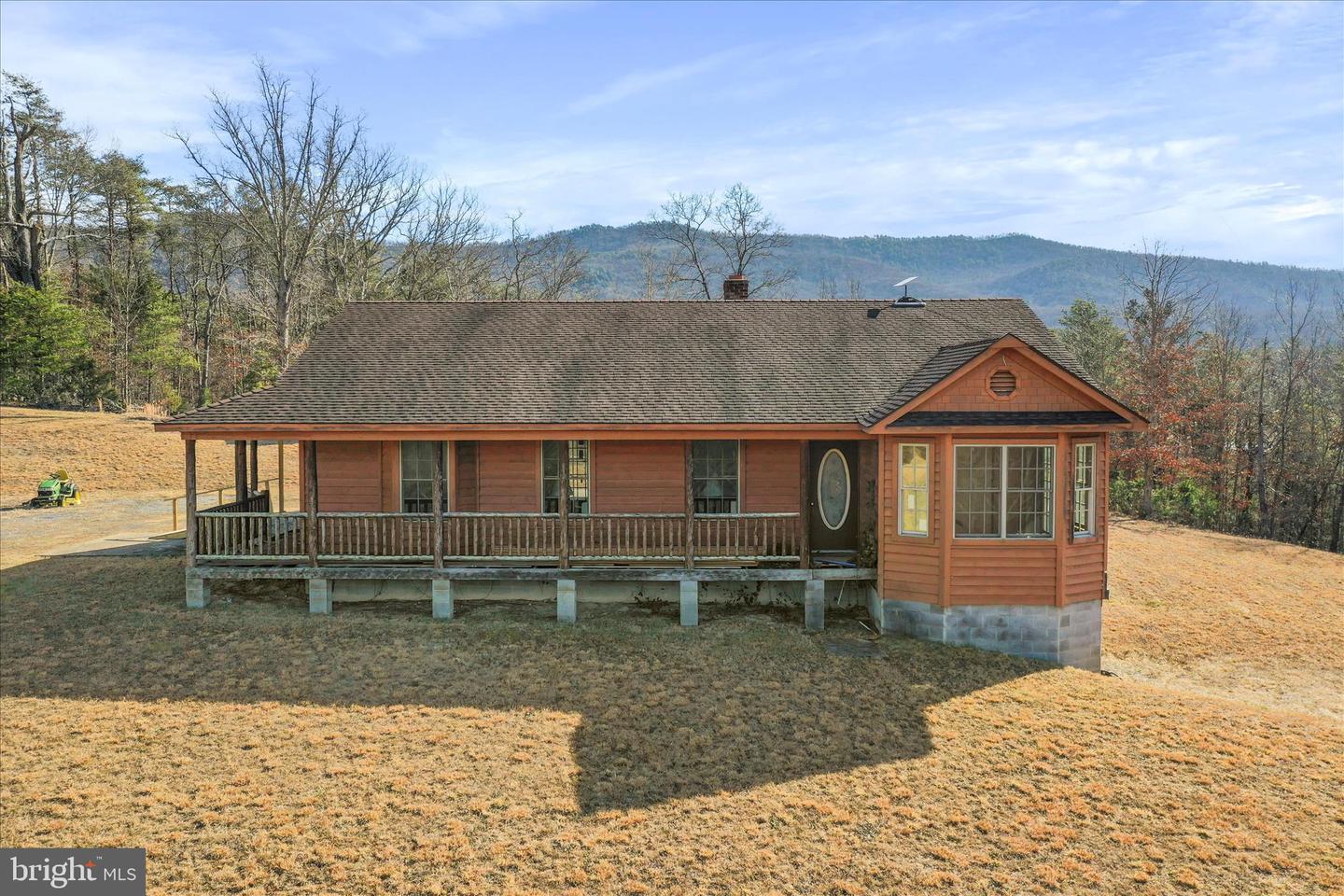 4520 SAINT DAVIDS CHURCH RD, FORT VALLEY, Virginia 22652, 3 Bedrooms Bedrooms, 9 Rooms Rooms,2 BathroomsBathrooms,Residential,For sale,4520 SAINT DAVIDS CHURCH RD,VASH2013060 MLS # VASH2013060