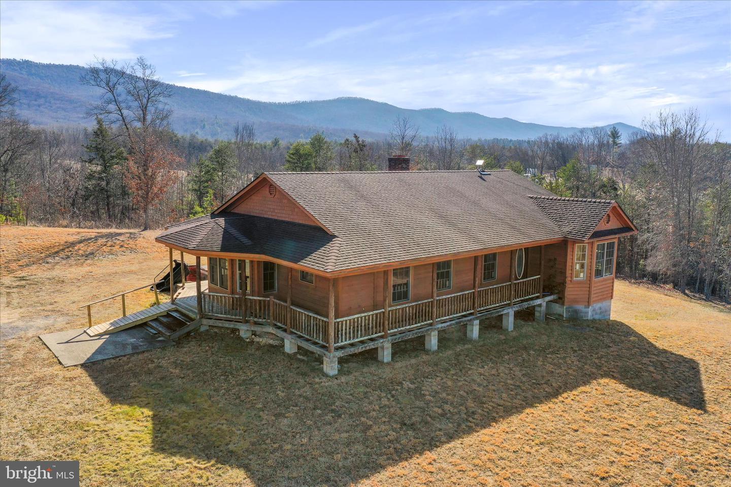 4520 SAINT DAVIDS CHURCH RD, FORT VALLEY, Virginia 22652, 3 Bedrooms Bedrooms, 9 Rooms Rooms,2 BathroomsBathrooms,Residential,For sale,4520 SAINT DAVIDS CHURCH RD,VASH2013060 MLS # VASH2013060