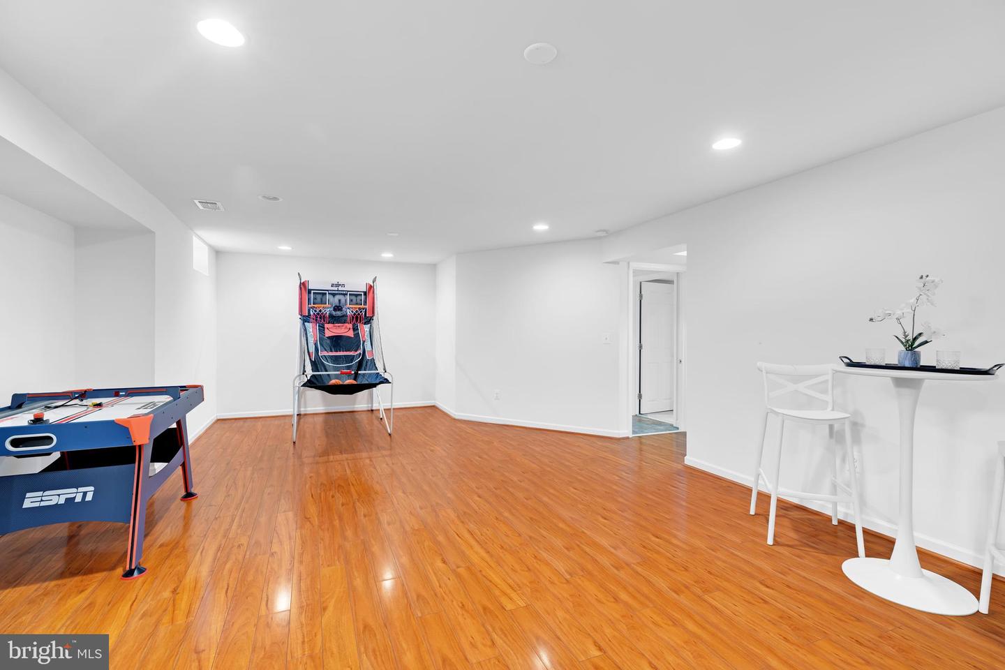 17397 TEDLER CIR, ROUND HILL, Virginia 20141, 5 Bedrooms Bedrooms, ,3 BathroomsBathrooms,Residential,For sale,17397 TEDLER CIR,VALO2111986 MLS # VALO2111986 17397 TEDLER CIR, ROUND HILL, Virginia 20141, 5 Bedrooms Bedrooms, ,3 BathroomsBathrooms,Residential,For sale,17397 TEDLER CIR,VALO2111986 MLS # VALO2111986