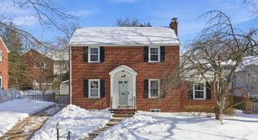 1135 N POWHATAN ST N, ARLINGTON, Virginia 22205, 3 Bedrooms Bedrooms, 11 Rooms Rooms,2 BathroomsBathrooms,Residential,For sale,1135 N POWHATAN ST N,VAAR2067014 MLS # VAAR2067014