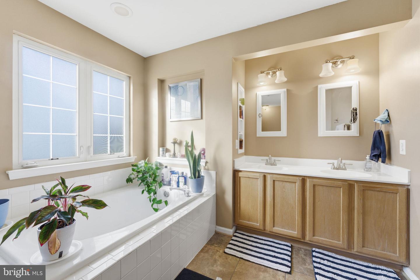 12217 WHEAT MILL LOOP, BRISTOW, Virginia 20136, 4 Bedrooms Bedrooms, ,3 BathroomsBathrooms,Residential,For sale,12217 WHEAT MILL LOOP,VAPW2109482 MLS # VAPW2109482