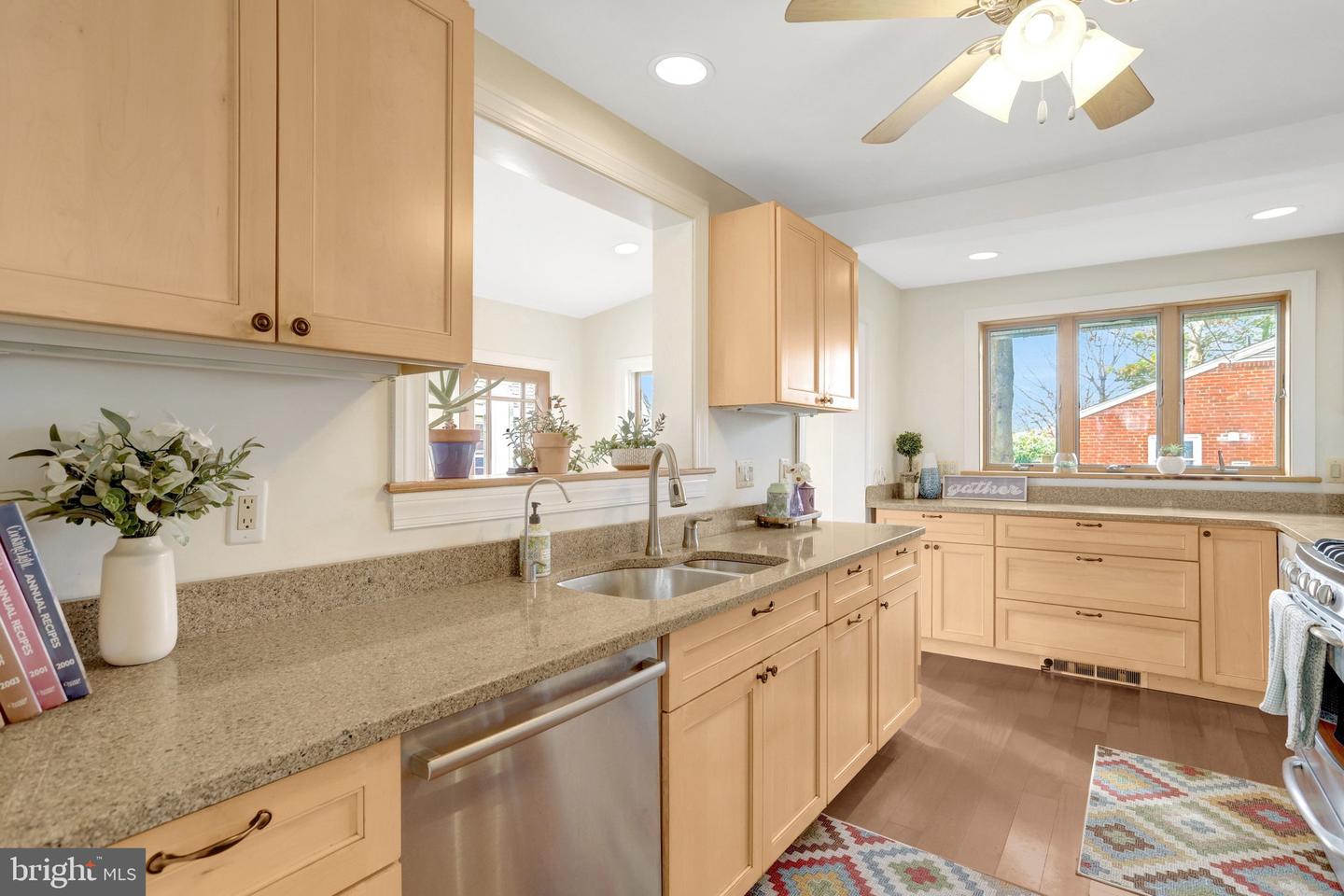 4122 16TH ST S, ARLINGTON, Virginia 22204, 4 Bedrooms Bedrooms, ,2 BathroomsBathrooms,Residential,For sale,4122 16TH ST S,VAAR2067284 MLS # VAAR2067284