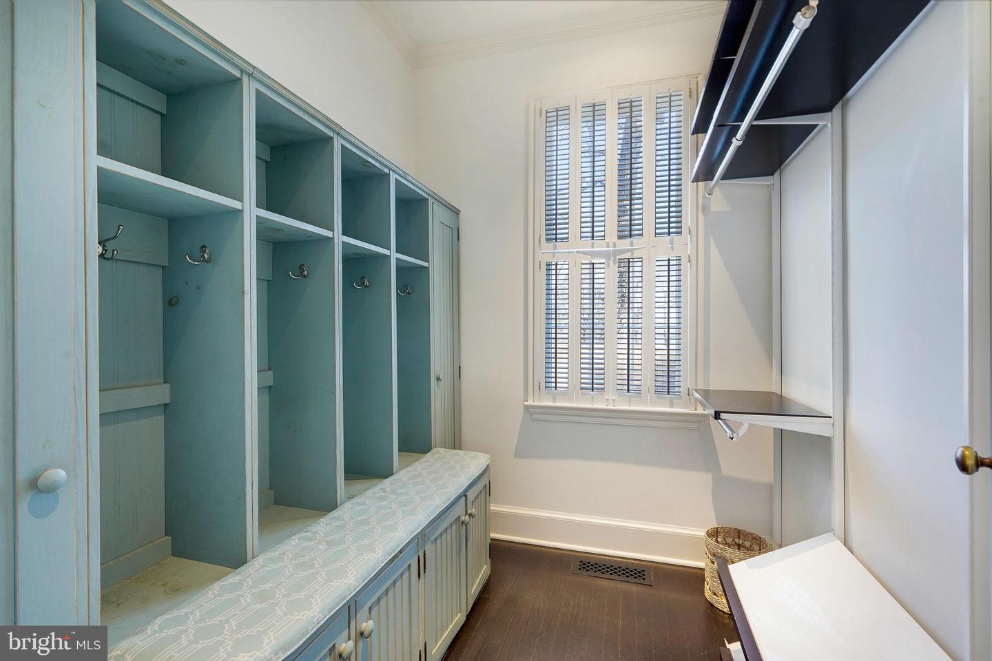 815 ARCTURUS ON THE POTOMAC, ALEXANDRIA, Virginia 22308, 5 Bedrooms Bedrooms, ,3 BathroomsBathrooms,Residential,For sale,815 ARCTURUS ON THE POTOMAC,VAFX2284026 MLS # VAFX2284026