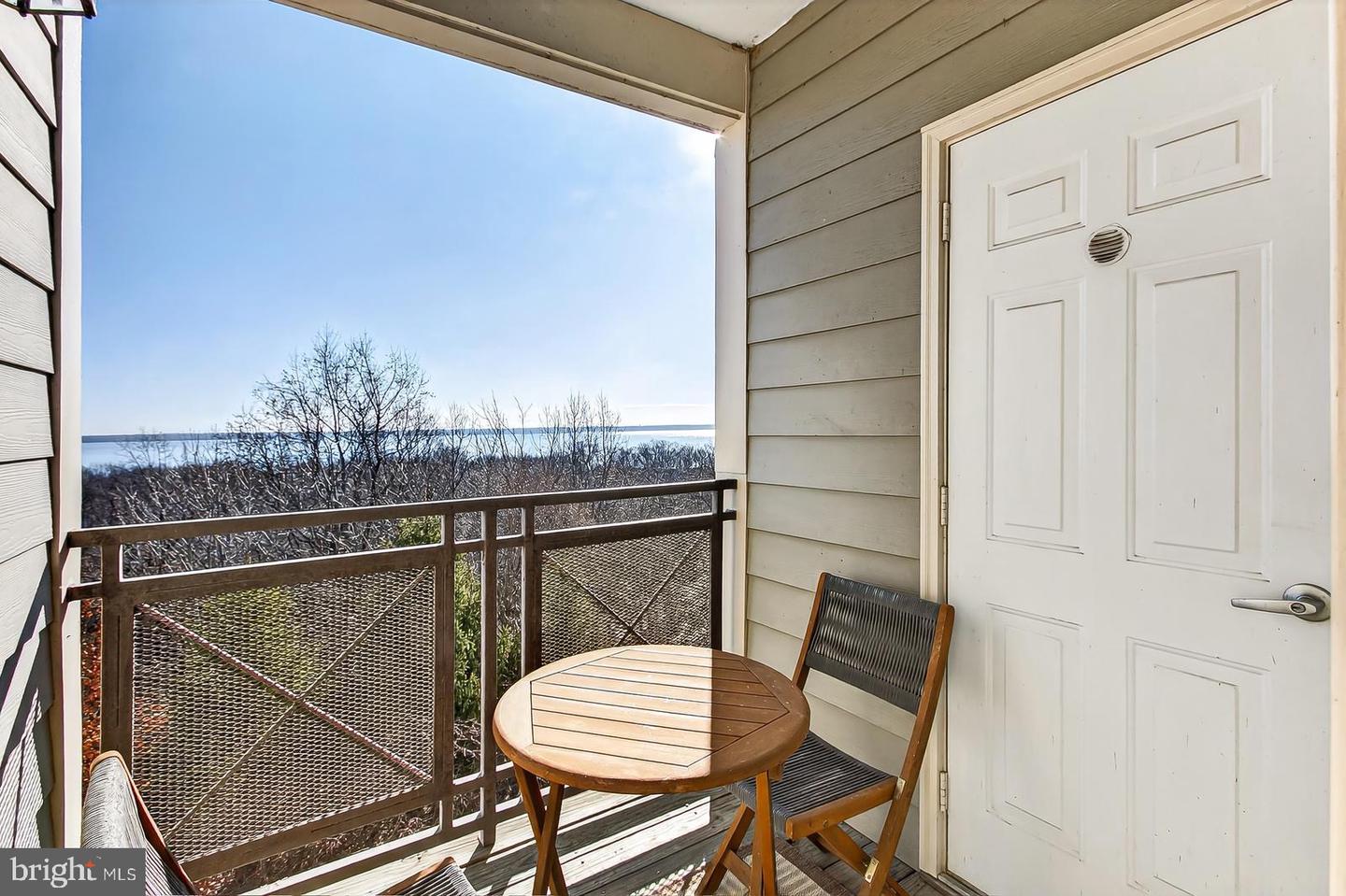 1621 LADUE CT #404, WOODBRIDGE, Virginia 22191, 2 Bedrooms Bedrooms, ,2 BathroomsBathrooms,Residential,For sale,1621 LADUE CT #404,VAPW2109930 MLS # VAPW2109930