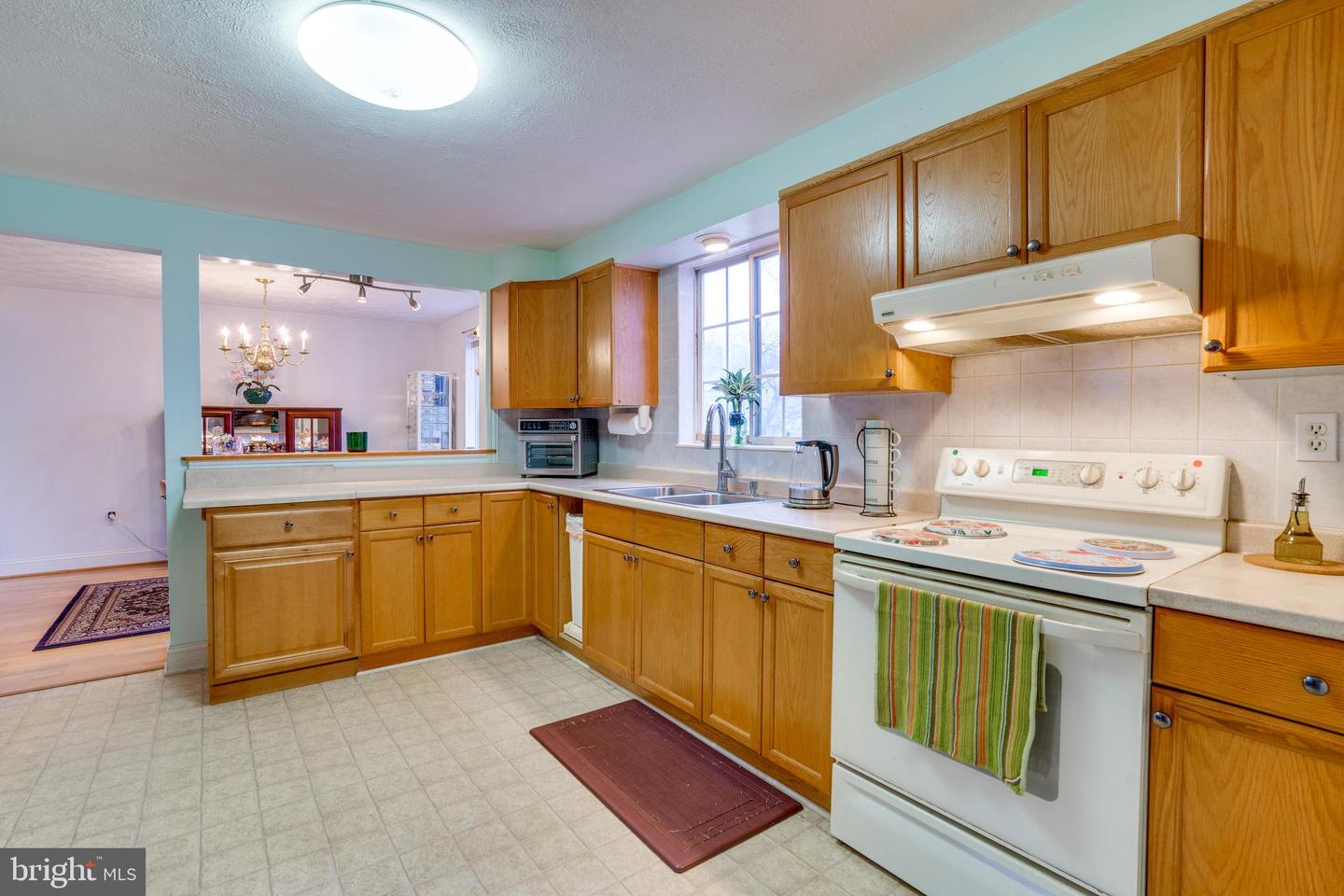 2851 EDGELEA RD, VIENNA, Virginia 22181, 4 Bedrooms Bedrooms, ,2 BathroomsBathrooms,Residential,For sale,2851 EDGELEA RD,VAFX2284158 MLS # VAFX2284158