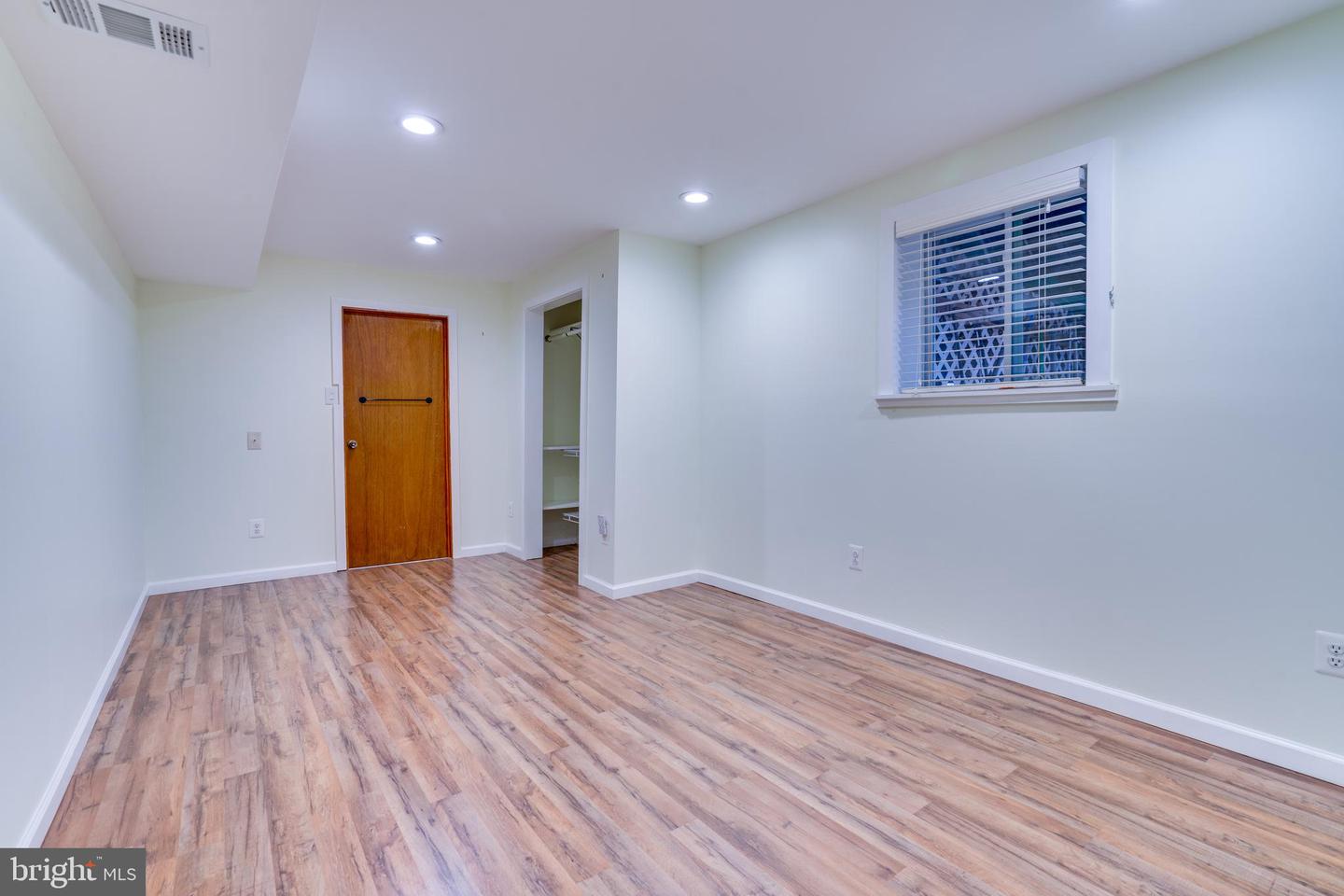 2851 EDGELEA RD, VIENNA, Virginia 22181, 4 Bedrooms Bedrooms, ,2 BathroomsBathrooms,Residential,For sale,2851 EDGELEA RD,VAFX2284158 MLS # VAFX2284158