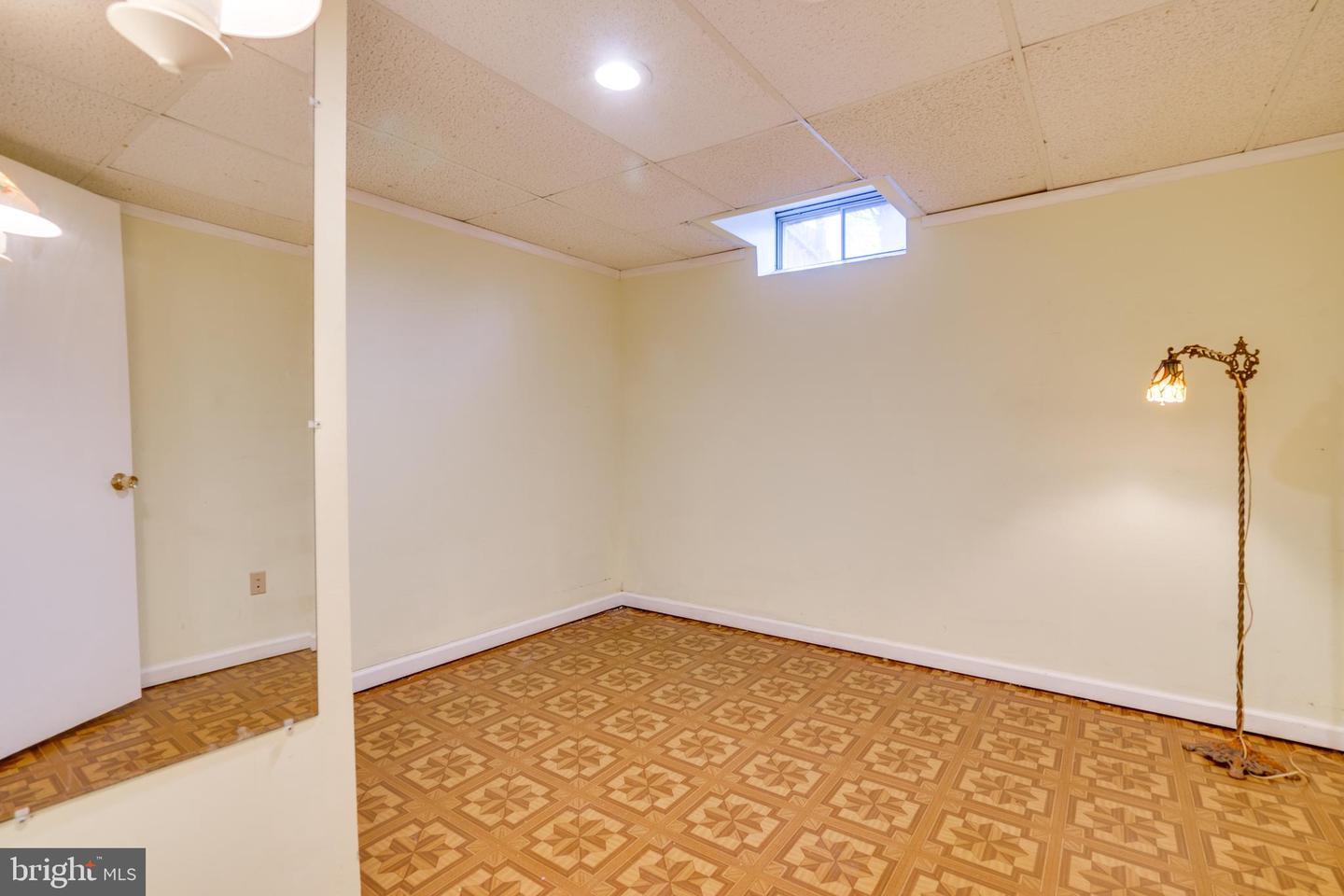 2851 EDGELEA RD, VIENNA, Virginia 22181, 4 Bedrooms Bedrooms, ,2 BathroomsBathrooms,Residential,For sale,2851 EDGELEA RD,VAFX2284158 MLS # VAFX2284158