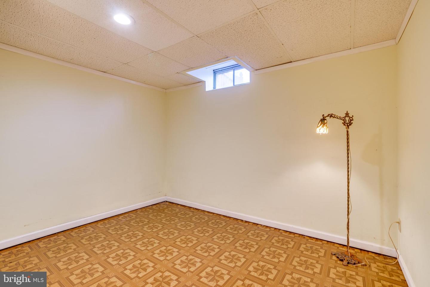 2851 EDGELEA RD, VIENNA, Virginia 22181, 4 Bedrooms Bedrooms, ,2 BathroomsBathrooms,Residential,For sale,2851 EDGELEA RD,VAFX2284158 MLS # VAFX2284158