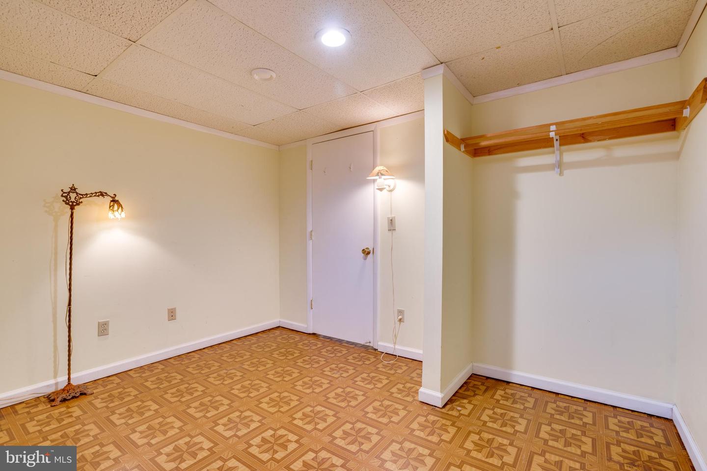 2851 EDGELEA RD, VIENNA, Virginia 22181, 4 Bedrooms Bedrooms, ,2 BathroomsBathrooms,Residential,For sale,2851 EDGELEA RD,VAFX2284158 MLS # VAFX2284158