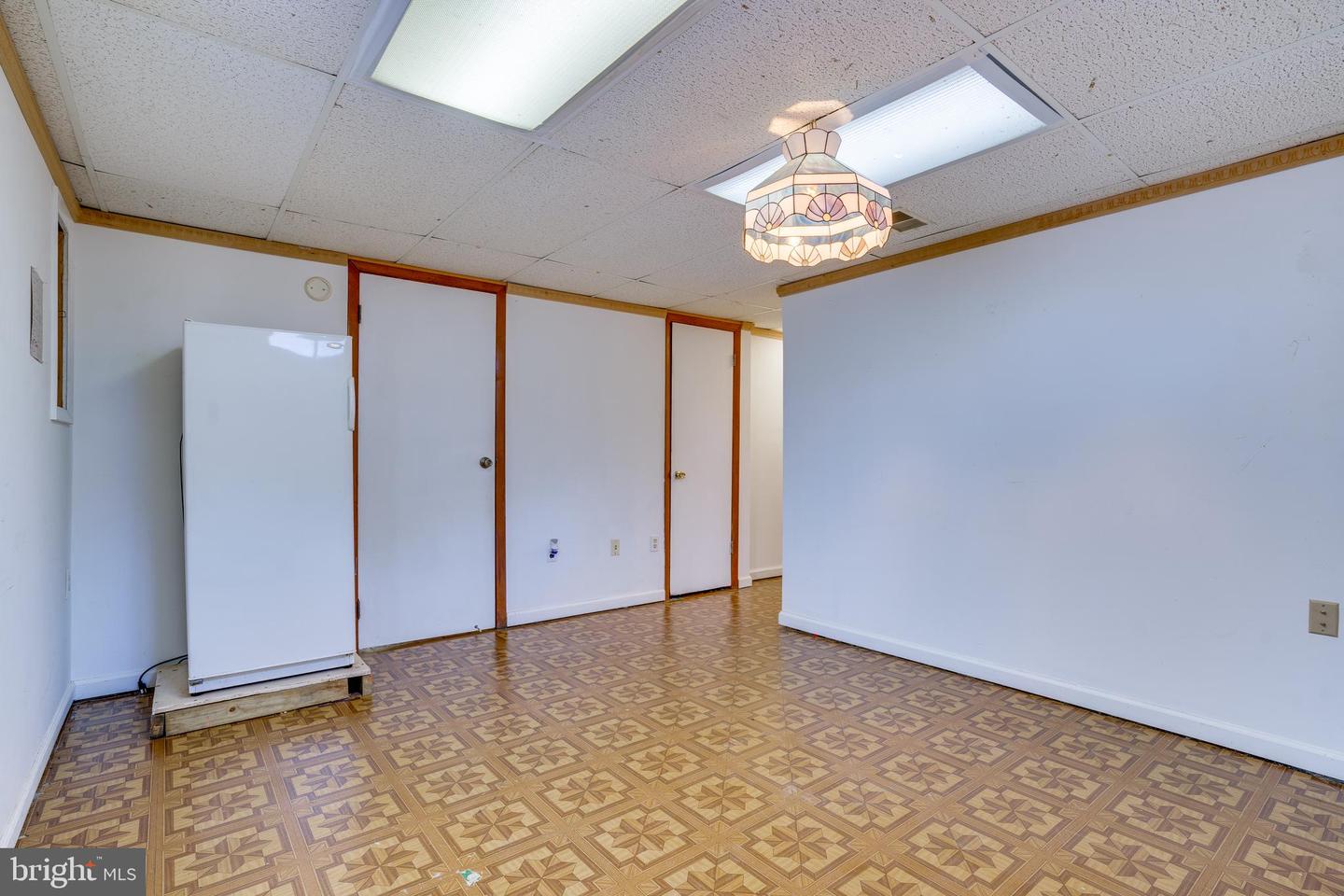 2851 EDGELEA RD, VIENNA, Virginia 22181, 4 Bedrooms Bedrooms, ,2 BathroomsBathrooms,Residential,For sale,2851 EDGELEA RD,VAFX2284158 MLS # VAFX2284158