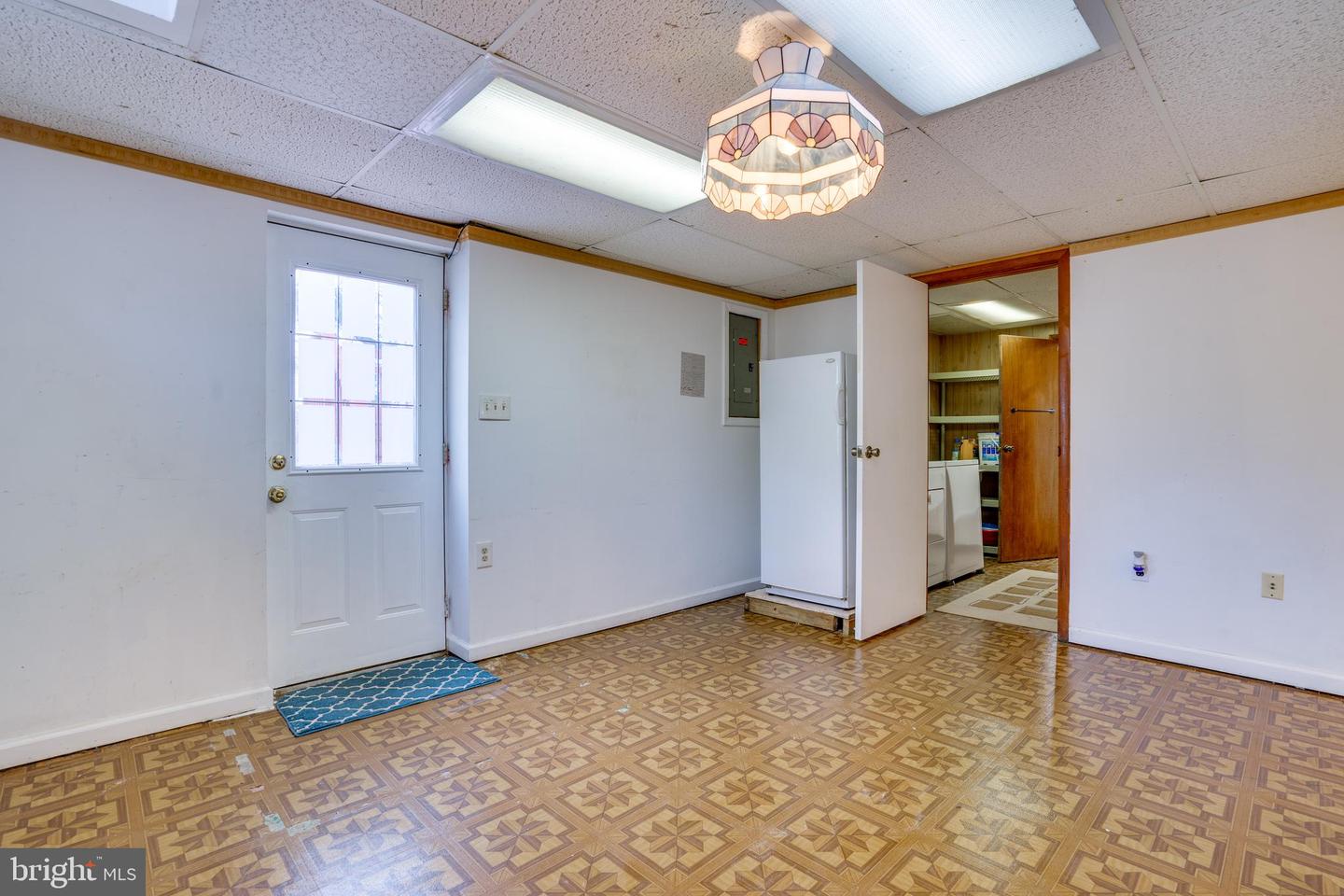 2851 EDGELEA RD, VIENNA, Virginia 22181, 4 Bedrooms Bedrooms, ,2 BathroomsBathrooms,Residential,For sale,2851 EDGELEA RD,VAFX2284158 MLS # VAFX2284158