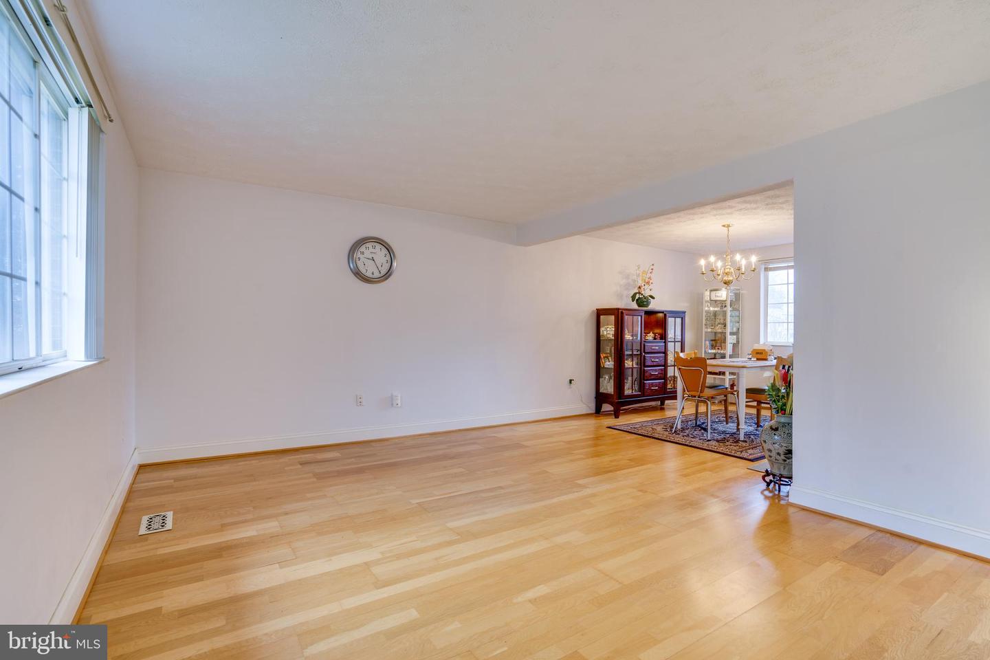 2851 EDGELEA RD, VIENNA, Virginia 22181, 4 Bedrooms Bedrooms, ,2 BathroomsBathrooms,Residential,For sale,2851 EDGELEA RD,VAFX2284158 MLS # VAFX2284158