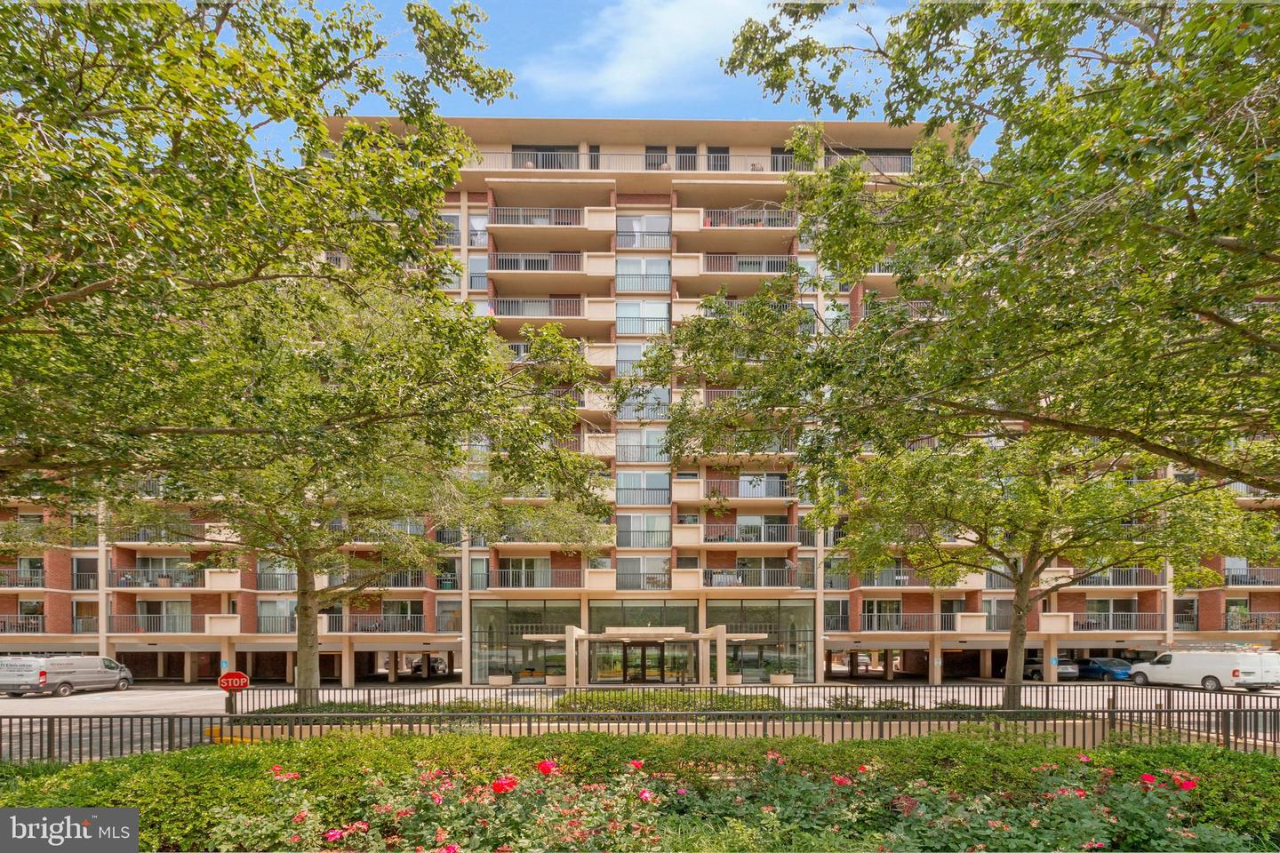 1300 ARMY NAVY DR #510, ARLINGTON, Virginia 22202, 1 Bedroom Bedrooms, ,1 BathroomBathrooms,Residential,For sale,1300 ARMY NAVY DR #510,VAAR2067342 MLS # VAAR2067342 1300 ARMY NAVY DR #510, ARLINGTON, Virginia 22202, 1 Bedroom Bedrooms, ,1 BathroomBathrooms,Residential,For sale,1300 ARMY NAVY DR #510,VAAR2067342 MLS # VAAR2067342