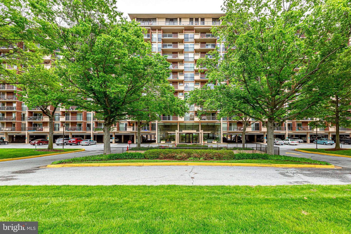 1300 ARMY NAVY DR #510, ARLINGTON, Virginia 22202, 1 Bedroom Bedrooms, ,1 BathroomBathrooms,Residential,For sale,1300 ARMY NAVY DR #510,VAAR2067342 MLS # VAAR2067342 1300 ARMY NAVY DR #510, ARLINGTON, Virginia 22202, 1 Bedroom Bedrooms, ,1 BathroomBathrooms,Residential,For sale,1300 ARMY NAVY DR #510,VAAR2067342 MLS # VAAR2067342