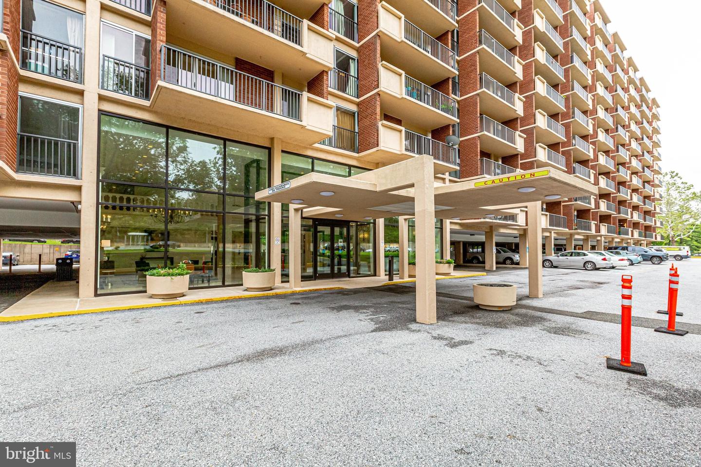 1300 ARMY NAVY DR #510, ARLINGTON, Virginia 22202, 1 Bedroom Bedrooms, ,1 BathroomBathrooms,Residential,For sale,1300 ARMY NAVY DR #510,VAAR2067342 MLS # VAAR2067342 1300 ARMY NAVY DR #510, ARLINGTON, Virginia 22202, 1 Bedroom Bedrooms, ,1 BathroomBathrooms,Residential,For sale,1300 ARMY NAVY DR #510,VAAR2067342 MLS # VAAR2067342