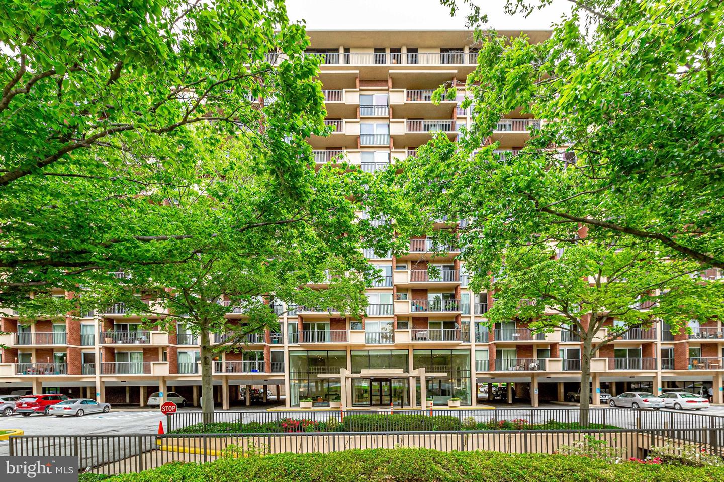 1300 ARMY NAVY DR #510, ARLINGTON, Virginia 22202, 1 Bedroom Bedrooms, ,1 BathroomBathrooms,Residential,For sale,1300 ARMY NAVY DR #510,VAAR2067342 MLS # VAAR2067342 1300 ARMY NAVY DR #510, ARLINGTON, Virginia 22202, 1 Bedroom Bedrooms, ,1 BathroomBathrooms,Residential,For sale,1300 ARMY NAVY DR #510,VAAR2067342 MLS # VAAR2067342