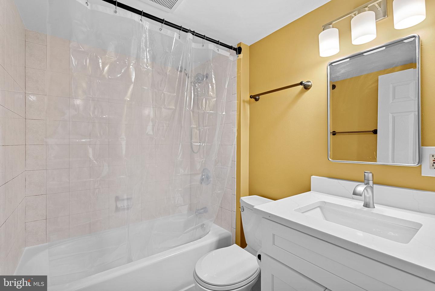 125-Q CLUBHOUSE DR SW #4, LEESBURG, Virginia 20175, 1 Bedroom Bedrooms, ,1 BathroomBathrooms,Residential,For sale,125-Q CLUBHOUSE DR SW #4,VALO2113366 MLS # VALO2113366 125-Q CLUBHOUSE DR SW #4, LEESBURG, Virginia 20175, 1 Bedroom Bedrooms, ,1 BathroomBathrooms,Residential,For sale,125-Q CLUBHOUSE DR SW #4,VALO2113366 MLS # VALO2113366