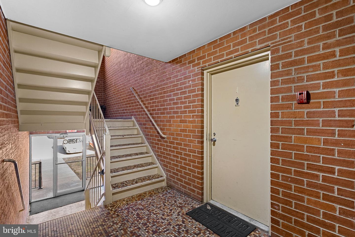 125-Q CLUBHOUSE DR SW #4, LEESBURG, Virginia 20175, 1 Bedroom Bedrooms, ,1 BathroomBathrooms,Residential,For sale,125-Q CLUBHOUSE DR SW #4,VALO2113366 MLS # VALO2113366 125-Q CLUBHOUSE DR SW #4, LEESBURG, Virginia 20175, 1 Bedroom Bedrooms, ,1 BathroomBathrooms,Residential,For sale,125-Q CLUBHOUSE DR SW #4,VALO2113366 MLS # VALO2113366