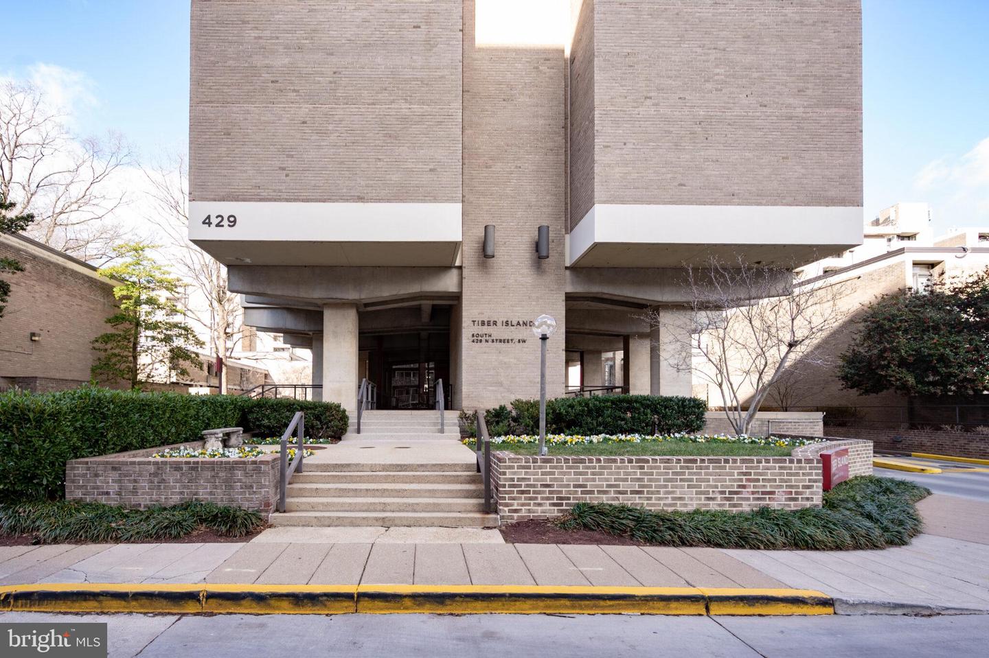 429 N ST SW #S - 705, WASHINGTON, District Of Columbia 20024, 2 Bedrooms Bedrooms, ,2 BathroomsBathrooms,Residential,For sale,429 N ST SW #S - 705,DCDC2239954 MLS # DCDC2239954