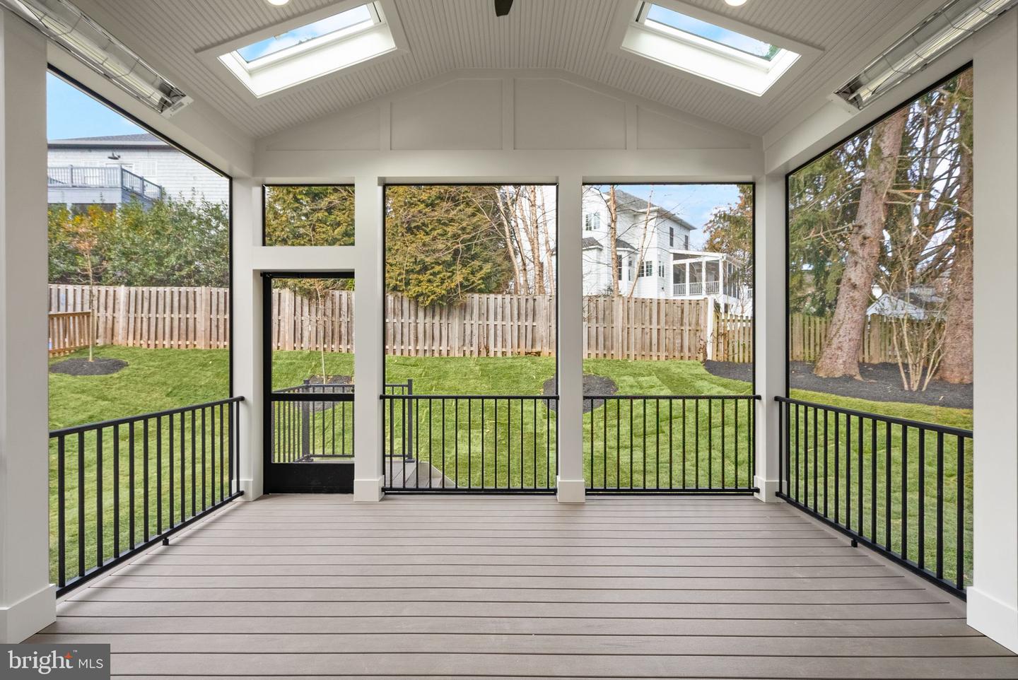 6613 31ST ST N, ARLINGTON, Virginia 22213, 7 Bedrooms Bedrooms, ,7 BathroomsBathrooms,Residential,For sale,6613 31ST ST N,VAAR2067454 MLS # VAAR2067454