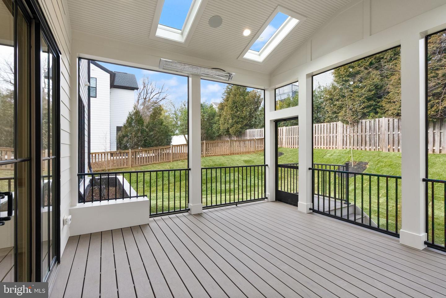 6613 31ST ST N, ARLINGTON, Virginia 22213, 7 Bedrooms Bedrooms, ,7 BathroomsBathrooms,Residential,For sale,6613 31ST ST N,VAAR2067454 MLS # VAAR2067454