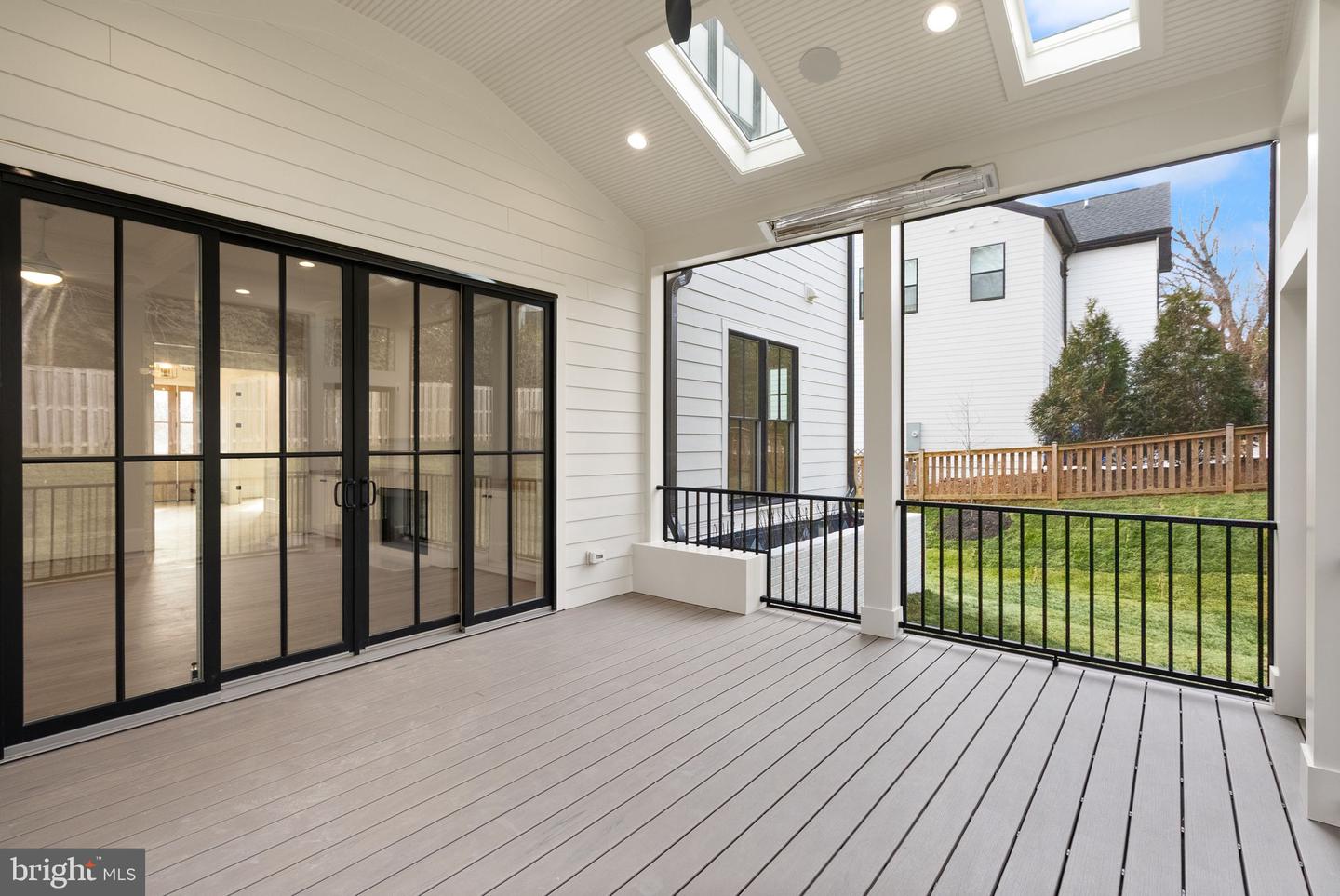 6613 31ST ST N, ARLINGTON, Virginia 22213, 7 Bedrooms Bedrooms, ,7 BathroomsBathrooms,Residential,For sale,6613 31ST ST N,VAAR2067454 MLS # VAAR2067454