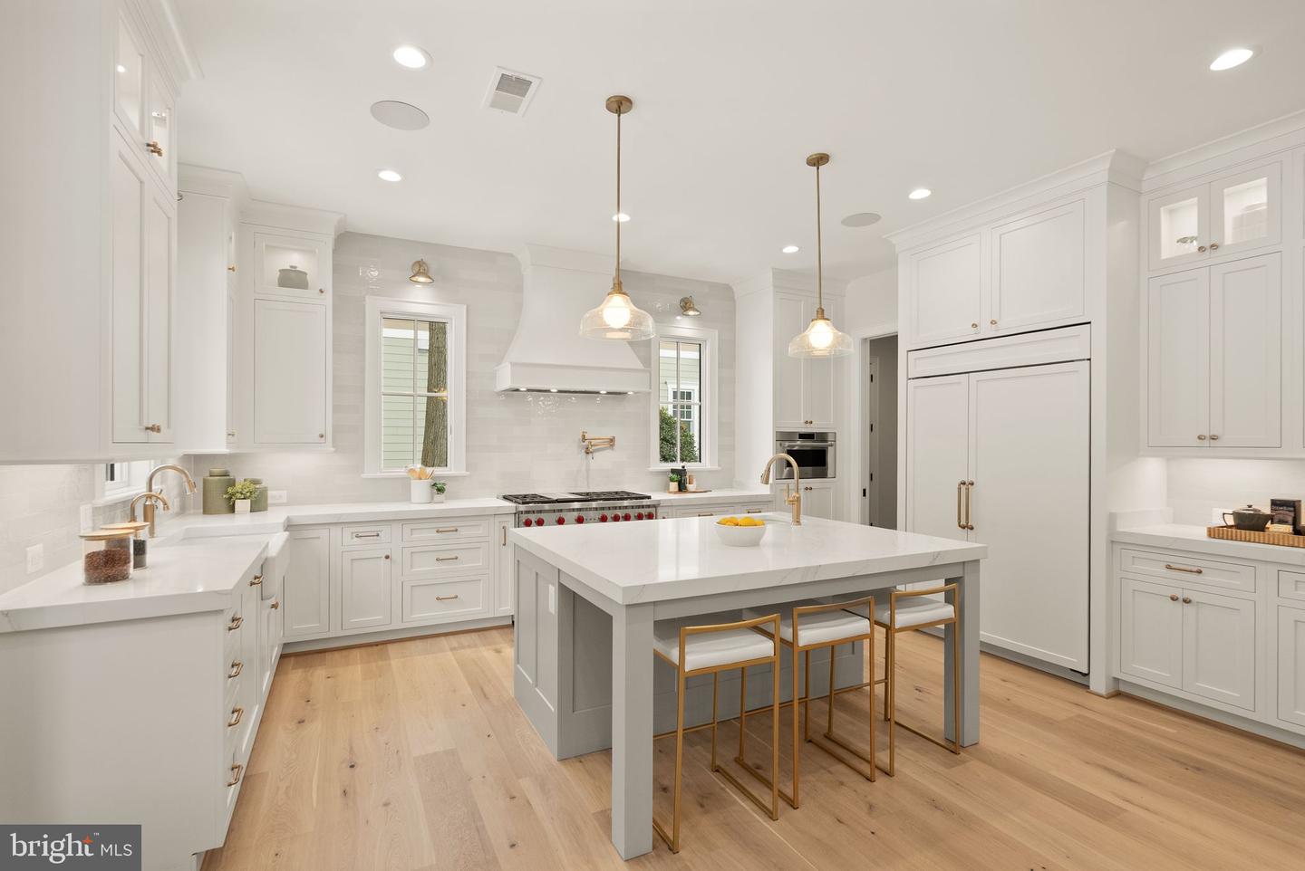 6613 31ST ST N, ARLINGTON, Virginia 22213, 7 Bedrooms Bedrooms, ,7 BathroomsBathrooms,Residential,For sale,6613 31ST ST N,VAAR2067454 MLS # VAAR2067454