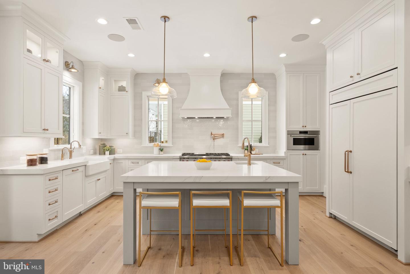 6613 31ST ST N, ARLINGTON, Virginia 22213, 7 Bedrooms Bedrooms, ,7 BathroomsBathrooms,Residential,For sale,6613 31ST ST N,VAAR2067454 MLS # VAAR2067454