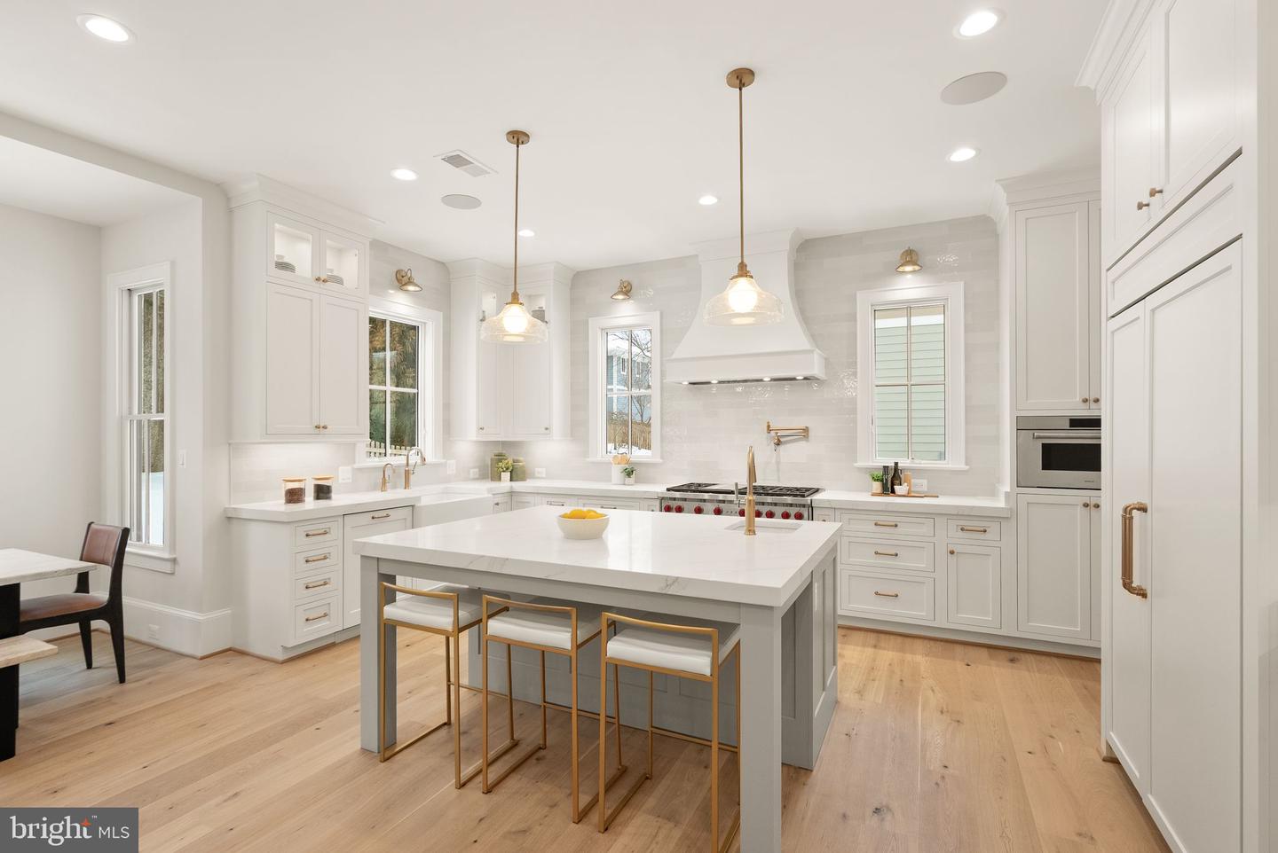 6613 31ST ST N, ARLINGTON, Virginia 22213, 7 Bedrooms Bedrooms, ,7 BathroomsBathrooms,Residential,For sale,6613 31ST ST N,VAAR2067454 MLS # VAAR2067454