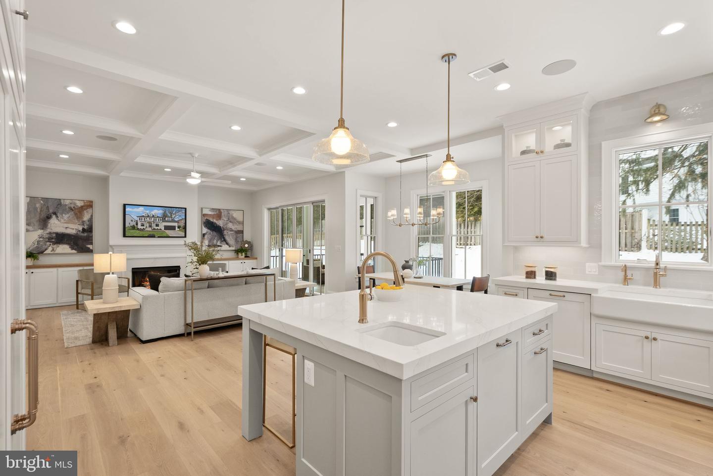 6613 31ST ST N, ARLINGTON, Virginia 22213, 7 Bedrooms Bedrooms, ,7 BathroomsBathrooms,Residential,For sale,6613 31ST ST N,VAAR2067454 MLS # VAAR2067454