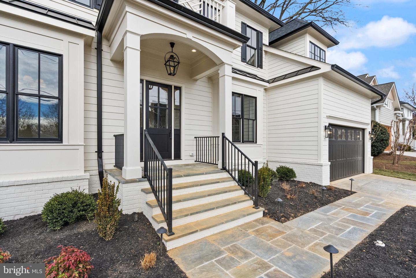 6613 31ST ST N, ARLINGTON, Virginia 22213, 7 Bedrooms Bedrooms, ,7 BathroomsBathrooms,Residential,For sale,6613 31ST ST N,VAAR2067454 MLS # VAAR2067454