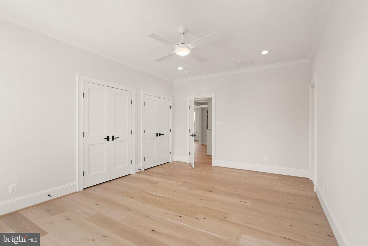 6613 31ST ST N, ARLINGTON, Virginia 22213, 7 Bedrooms Bedrooms, ,7 BathroomsBathrooms,Residential,For sale,6613 31ST ST N,VAAR2067454 MLS # VAAR2067454