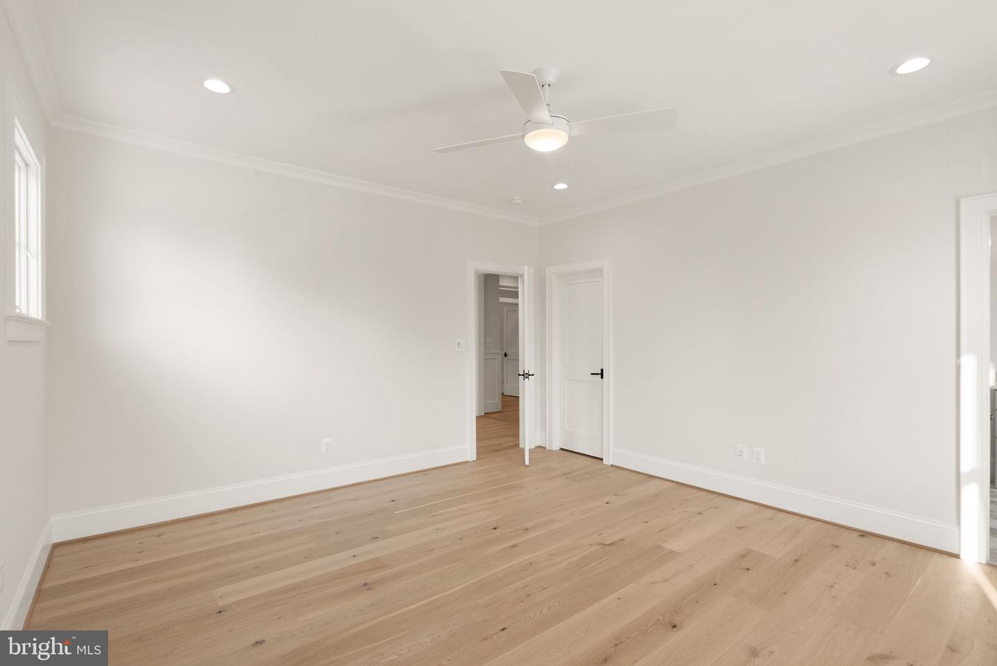 6613 31ST ST N, ARLINGTON, Virginia 22213, 7 Bedrooms Bedrooms, ,7 BathroomsBathrooms,Residential,For sale,6613 31ST ST N,VAAR2067454 MLS # VAAR2067454