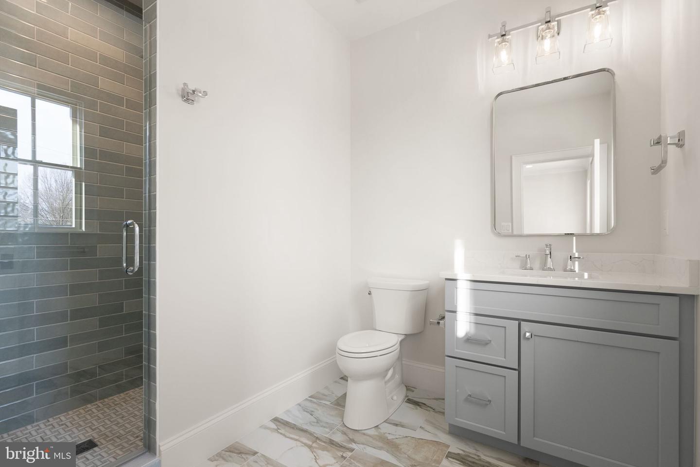 6613 31ST ST N, ARLINGTON, Virginia 22213, 7 Bedrooms Bedrooms, ,7 BathroomsBathrooms,Residential,For sale,6613 31ST ST N,VAAR2067454 MLS # VAAR2067454