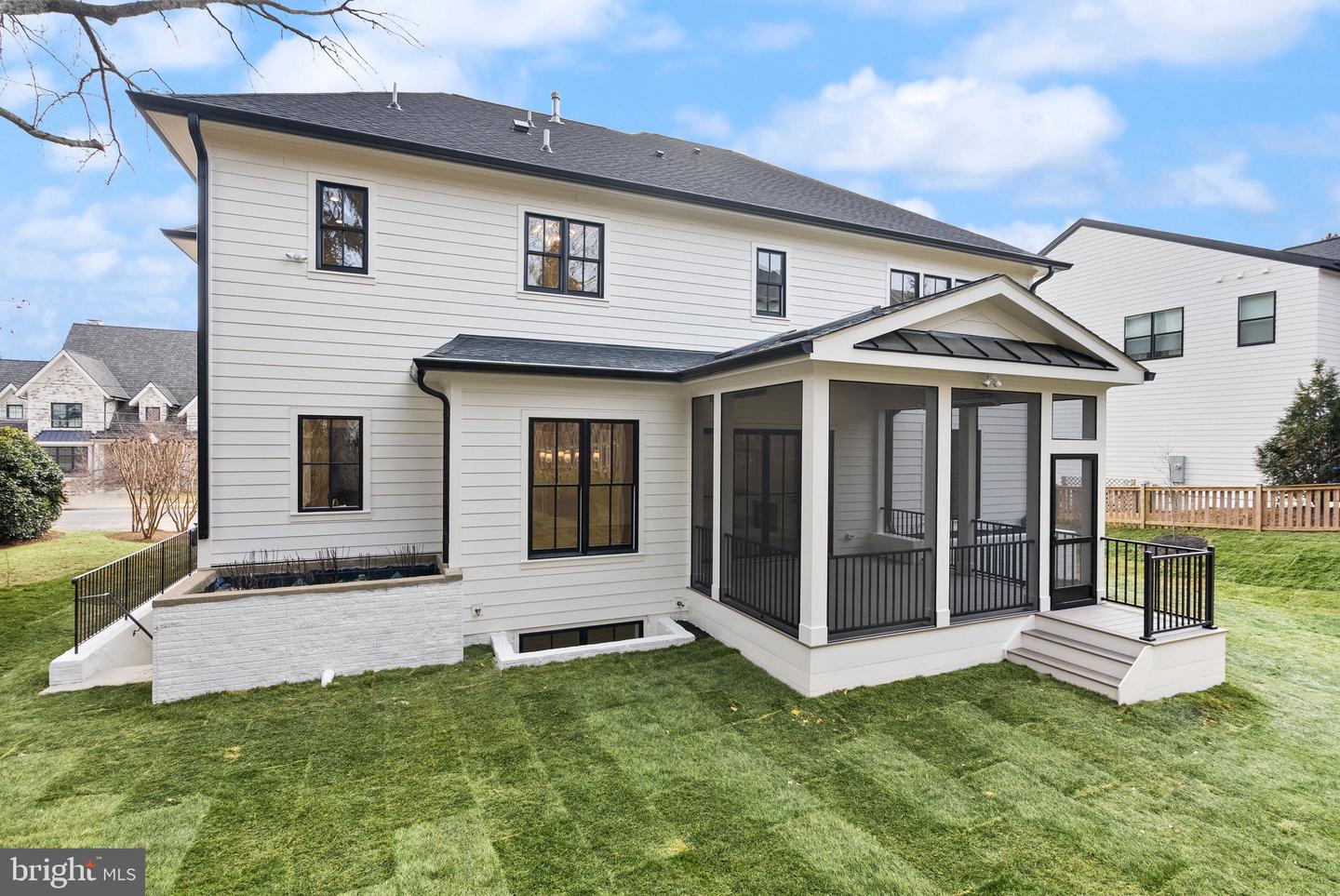 6613 31ST ST N, ARLINGTON, Virginia 22213, 7 Bedrooms Bedrooms, ,7 BathroomsBathrooms,Residential,For sale,6613 31ST ST N,VAAR2067454 MLS # VAAR2067454