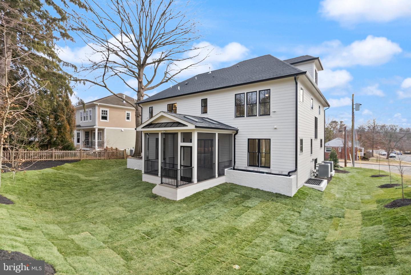 6613 31ST ST N, ARLINGTON, Virginia 22213, 7 Bedrooms Bedrooms, ,7 BathroomsBathrooms,Residential,For sale,6613 31ST ST N,VAAR2067454 MLS # VAAR2067454