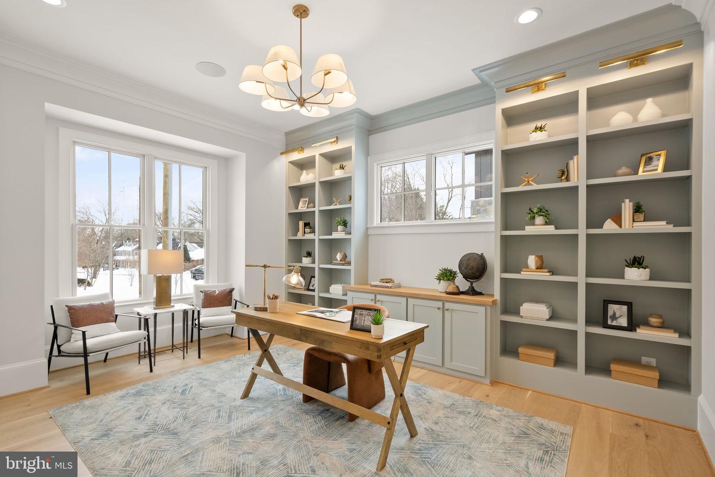 6613 31ST ST N, ARLINGTON, Virginia 22213, 7 Bedrooms Bedrooms, ,7 BathroomsBathrooms,Residential,For sale,6613 31ST ST N,VAAR2067454 MLS # VAAR2067454