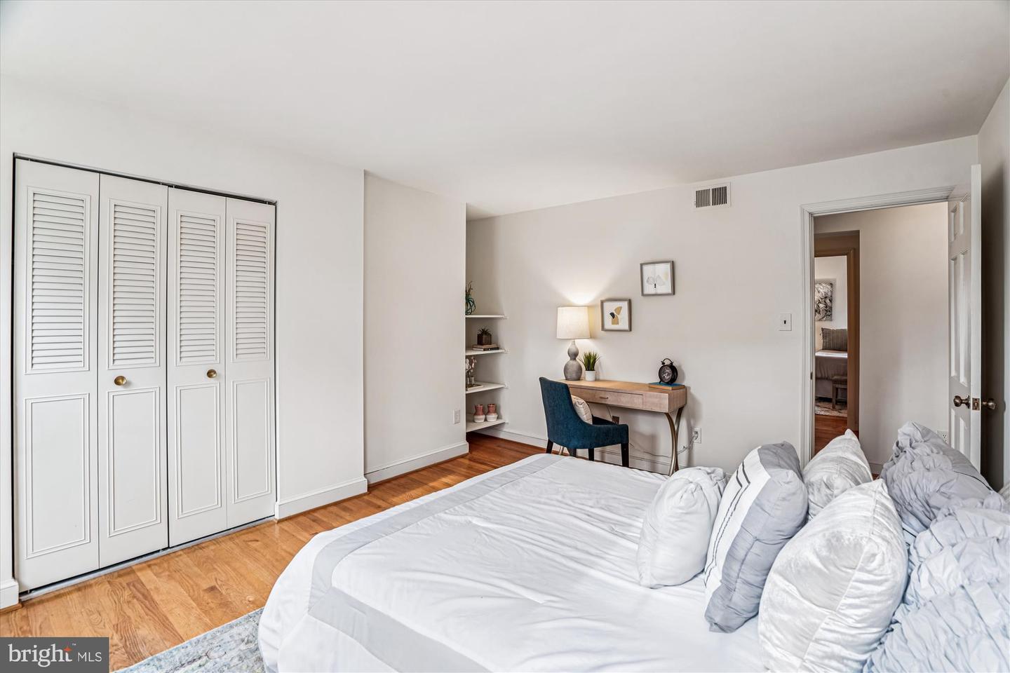 1326 N LYNNBROOK DR, ARLINGTON, Virginia 22201, 3 Bedrooms Bedrooms, ,2 BathroomsBathrooms,Residential,For sale,1326 N LYNNBROOK DR,VAAR2067646 MLS # VAAR2067646