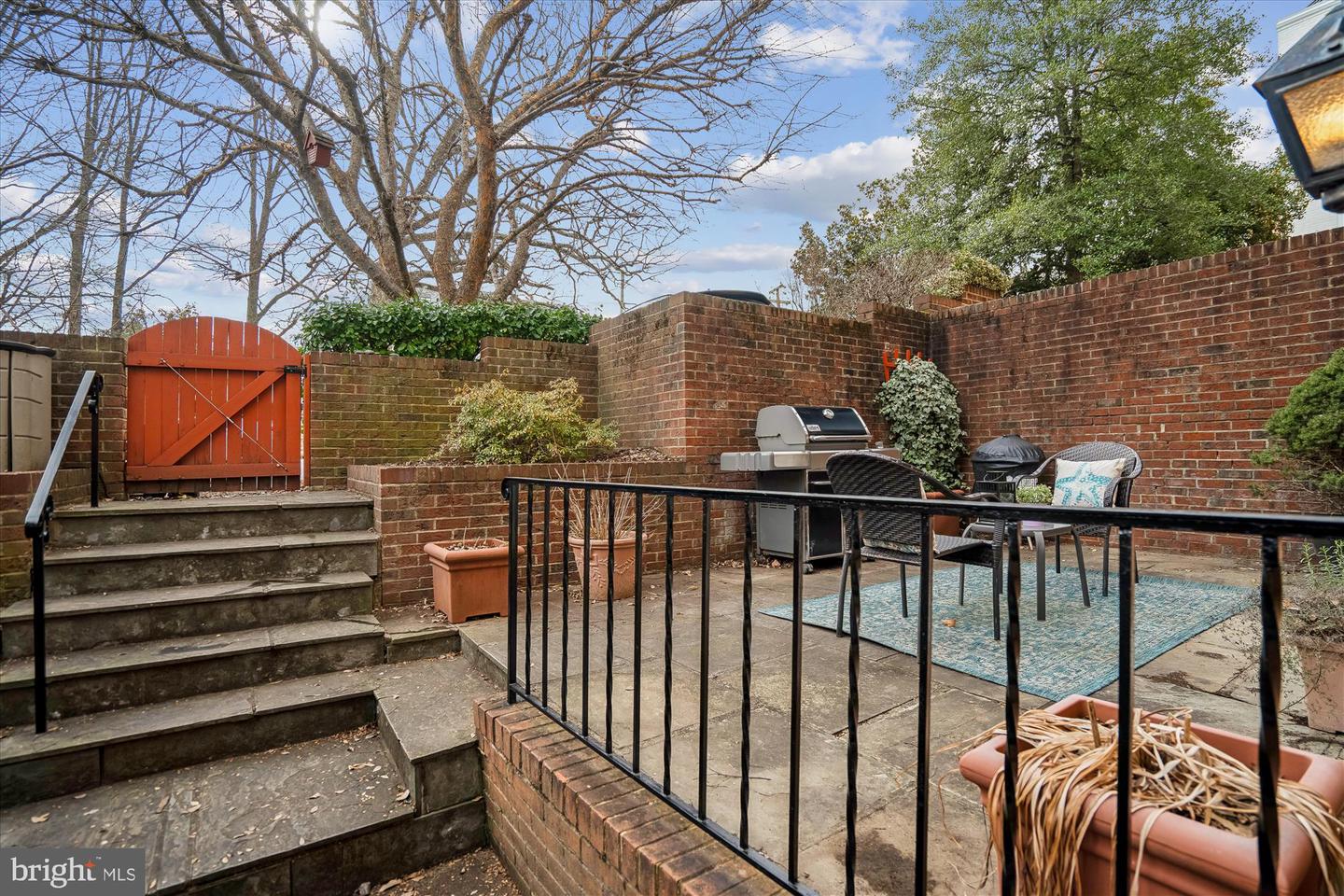 1326 N LYNNBROOK DR, ARLINGTON, Virginia 22201, 3 Bedrooms Bedrooms, ,2 BathroomsBathrooms,Residential,For sale,1326 N LYNNBROOK DR,VAAR2067646 MLS # VAAR2067646