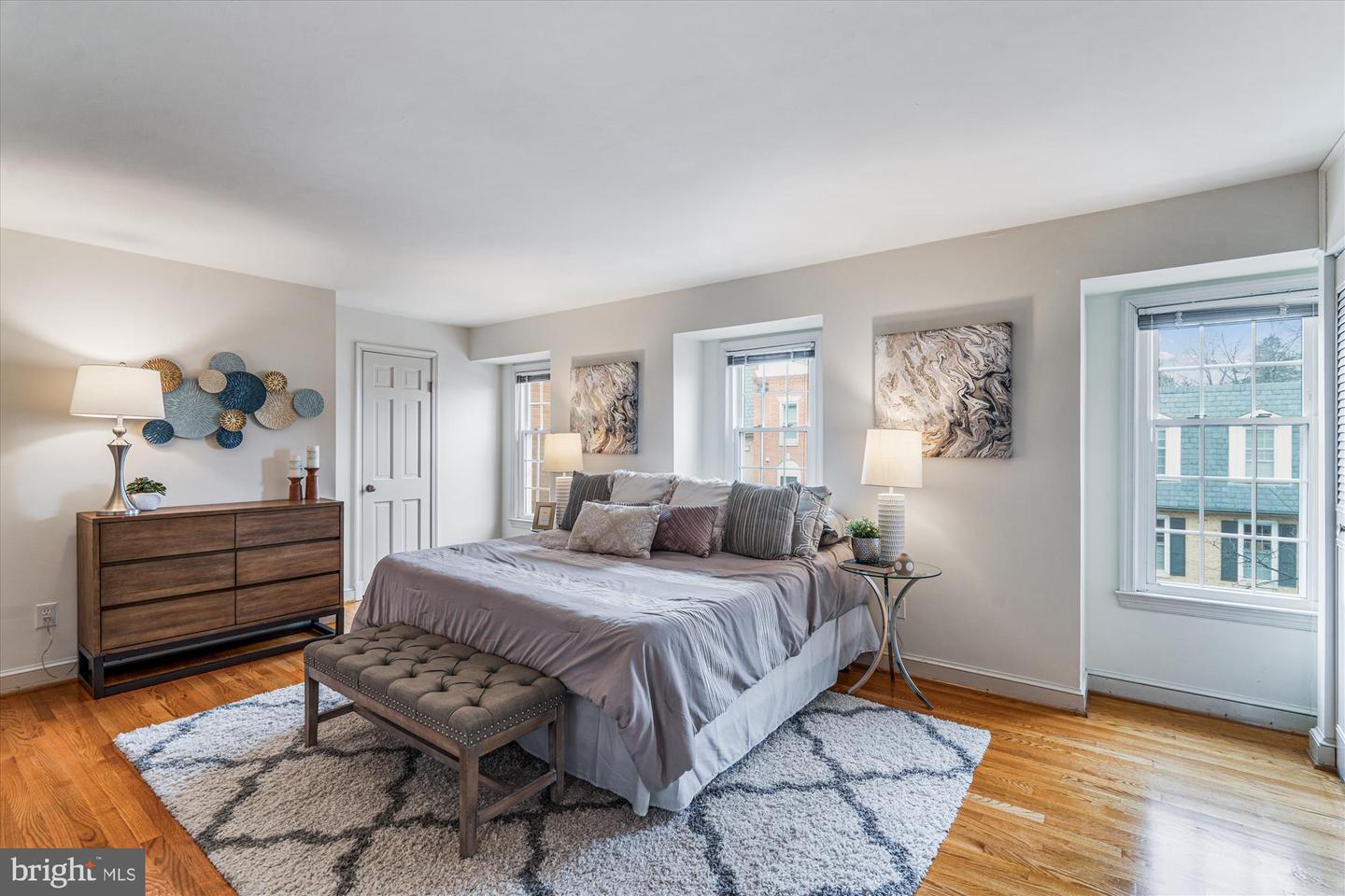 1326 N LYNNBROOK DR, ARLINGTON, Virginia 22201, 3 Bedrooms Bedrooms, ,2 BathroomsBathrooms,Residential,For sale,1326 N LYNNBROOK DR,VAAR2067646 MLS # VAAR2067646