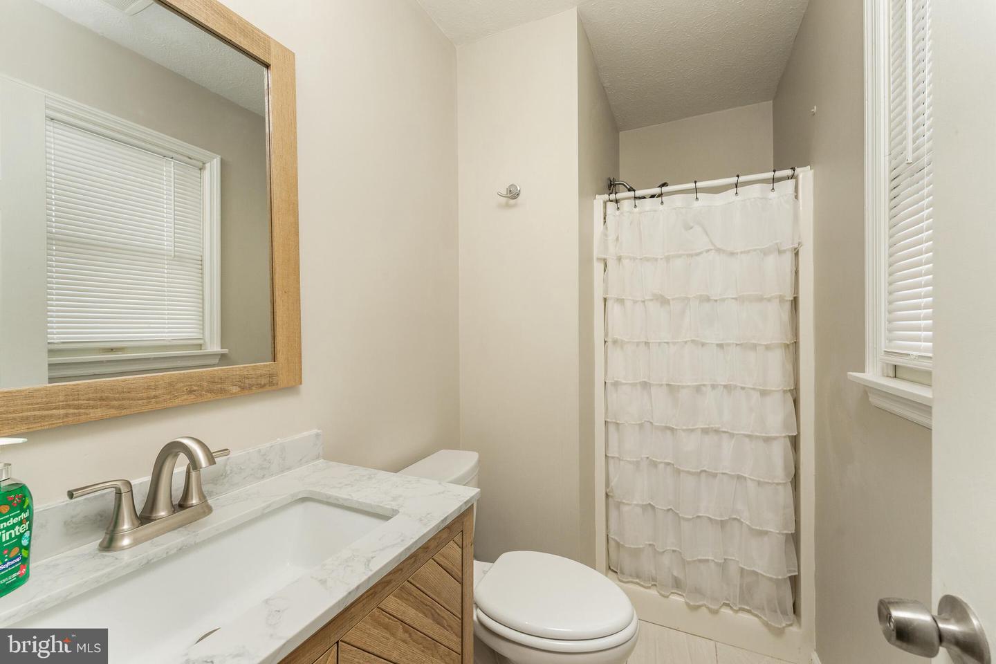 250 RIDGE TOP LN, LINDEN, Virginia 22642, 4 Bedrooms Bedrooms, ,3 BathroomsBathrooms,Residential,For sale,250 RIDGE TOP LN,VAWR2013102 MLS # VAWR2013102 250 RIDGE TOP LN, LINDEN, Virginia 22642, 4 Bedrooms Bedrooms, ,3 BathroomsBathrooms,Residential,For sale,250 RIDGE TOP LN,VAWR2013102 MLS # VAWR2013102