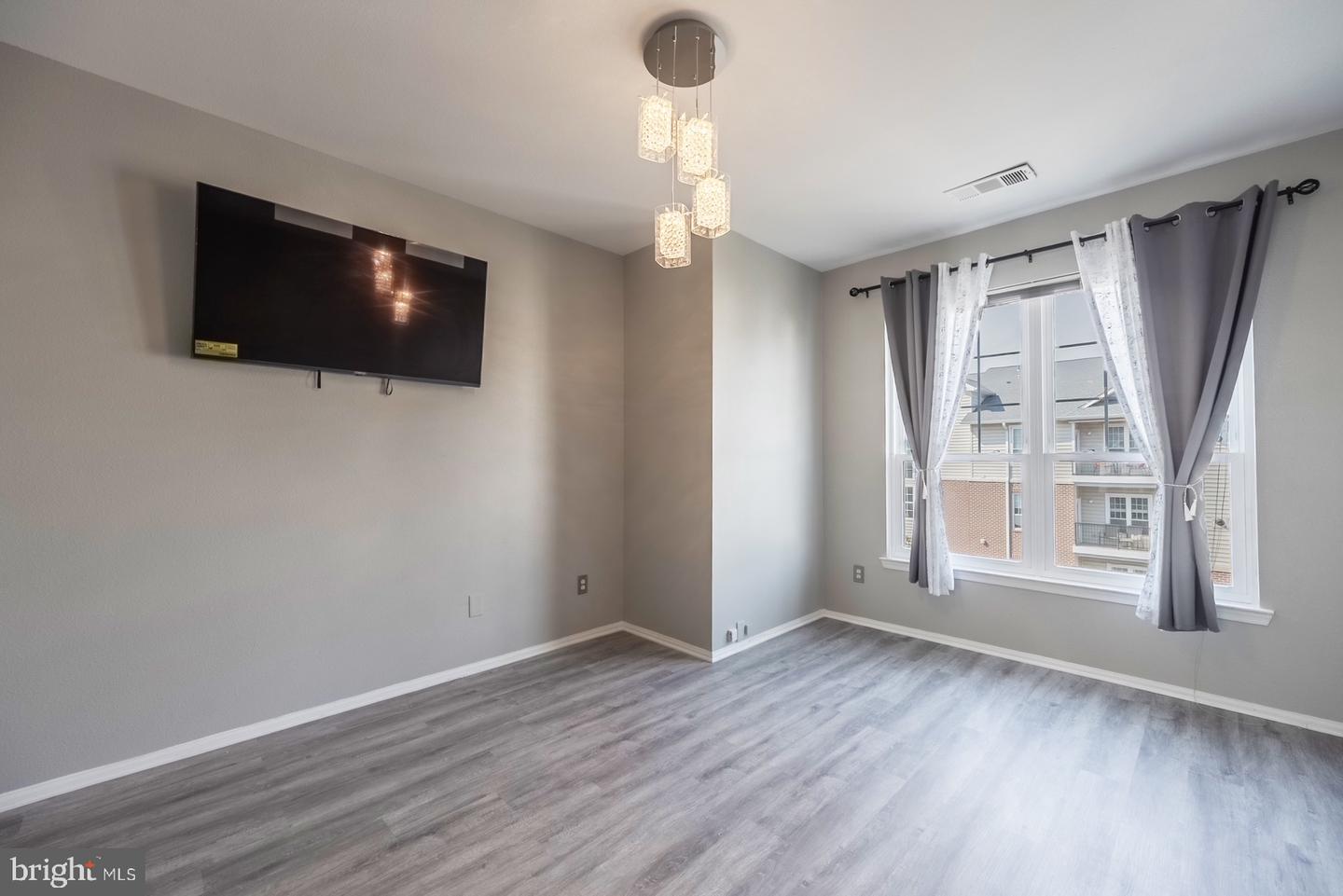 1581 SPRING GATE DR #5403, MCLEAN, Virginia 22102, 2 Bedrooms Bedrooms, ,2 BathroomsBathrooms,Residential,For sale,1581 SPRING GATE DR #5403,VAFX2285488 MLS # VAFX2285488 1581 SPRING GATE DR #5403, MCLEAN, Virginia 22102, 2 Bedrooms Bedrooms, ,2 BathroomsBathrooms,Residential,For sale,1581 SPRING GATE DR #5403,VAFX2285488 MLS # VAFX2285488