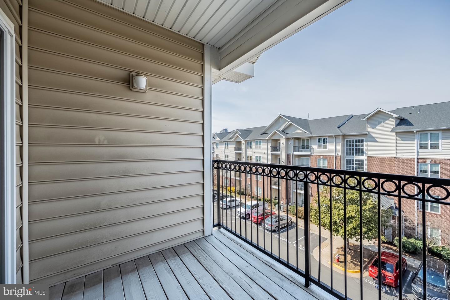 1581 SPRING GATE DR #5403, MCLEAN, Virginia 22102, 2 Bedrooms Bedrooms, ,2 BathroomsBathrooms,Residential,For sale,1581 SPRING GATE DR #5403,VAFX2285488 MLS # VAFX2285488 1581 SPRING GATE DR #5403, MCLEAN, Virginia 22102, 2 Bedrooms Bedrooms, ,2 BathroomsBathrooms,Residential,For sale,1581 SPRING GATE DR #5403,VAFX2285488 MLS # VAFX2285488