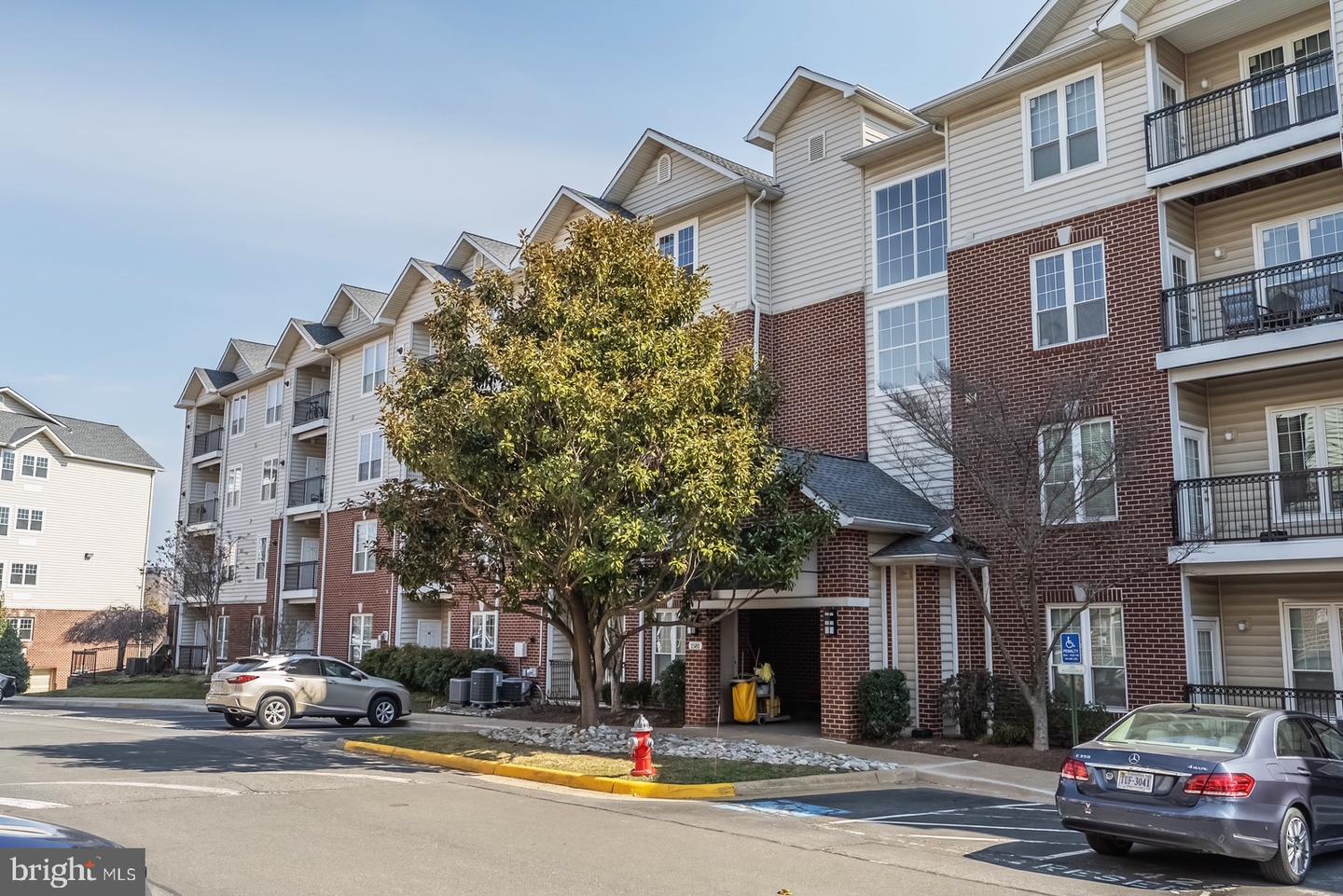1581 SPRING GATE DR #5403, MCLEAN, Virginia 22102, 2 Bedrooms Bedrooms, ,2 BathroomsBathrooms,Residential,For sale,1581 SPRING GATE DR #5403,VAFX2285488 MLS # VAFX2285488 1581 SPRING GATE DR #5403, MCLEAN, Virginia 22102, 2 Bedrooms Bedrooms, ,2 BathroomsBathrooms,Residential,For sale,1581 SPRING GATE DR #5403,VAFX2285488 MLS # VAFX2285488
