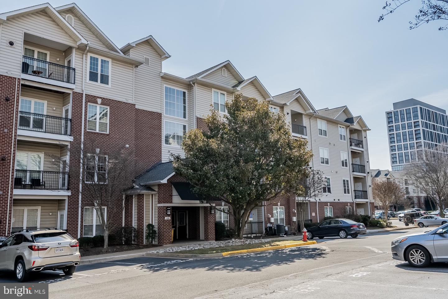 1581 SPRING GATE DR #5403, MCLEAN, Virginia 22102, 2 Bedrooms Bedrooms, ,2 BathroomsBathrooms,Residential,For sale,1581 SPRING GATE DR #5403,VAFX2285488 MLS # VAFX2285488 1581 SPRING GATE DR #5403, MCLEAN, Virginia 22102, 2 Bedrooms Bedrooms, ,2 BathroomsBathrooms,Residential,For sale,1581 SPRING GATE DR #5403,VAFX2285488 MLS # VAFX2285488
