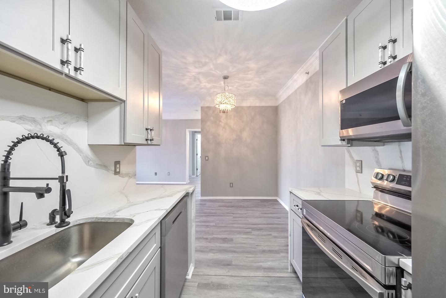 1581 SPRING GATE DR #5403, MCLEAN, Virginia 22102, 2 Bedrooms Bedrooms, ,2 BathroomsBathrooms,Residential,For sale,1581 SPRING GATE DR #5403,VAFX2285488 MLS # VAFX2285488 1581 SPRING GATE DR #5403, MCLEAN, Virginia 22102, 2 Bedrooms Bedrooms, ,2 BathroomsBathrooms,Residential,For sale,1581 SPRING GATE DR #5403,VAFX2285488 MLS # VAFX2285488