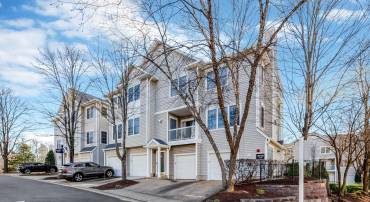 12851 FAIR BRIAR LN, FAIRFAX, Virginia 22033, 2 Bedrooms Bedrooms, ,2 BathroomsBathrooms,Residential,For sale,12851 FAIR BRIAR LN,VAFX2285662 MLS # VAFX2285662