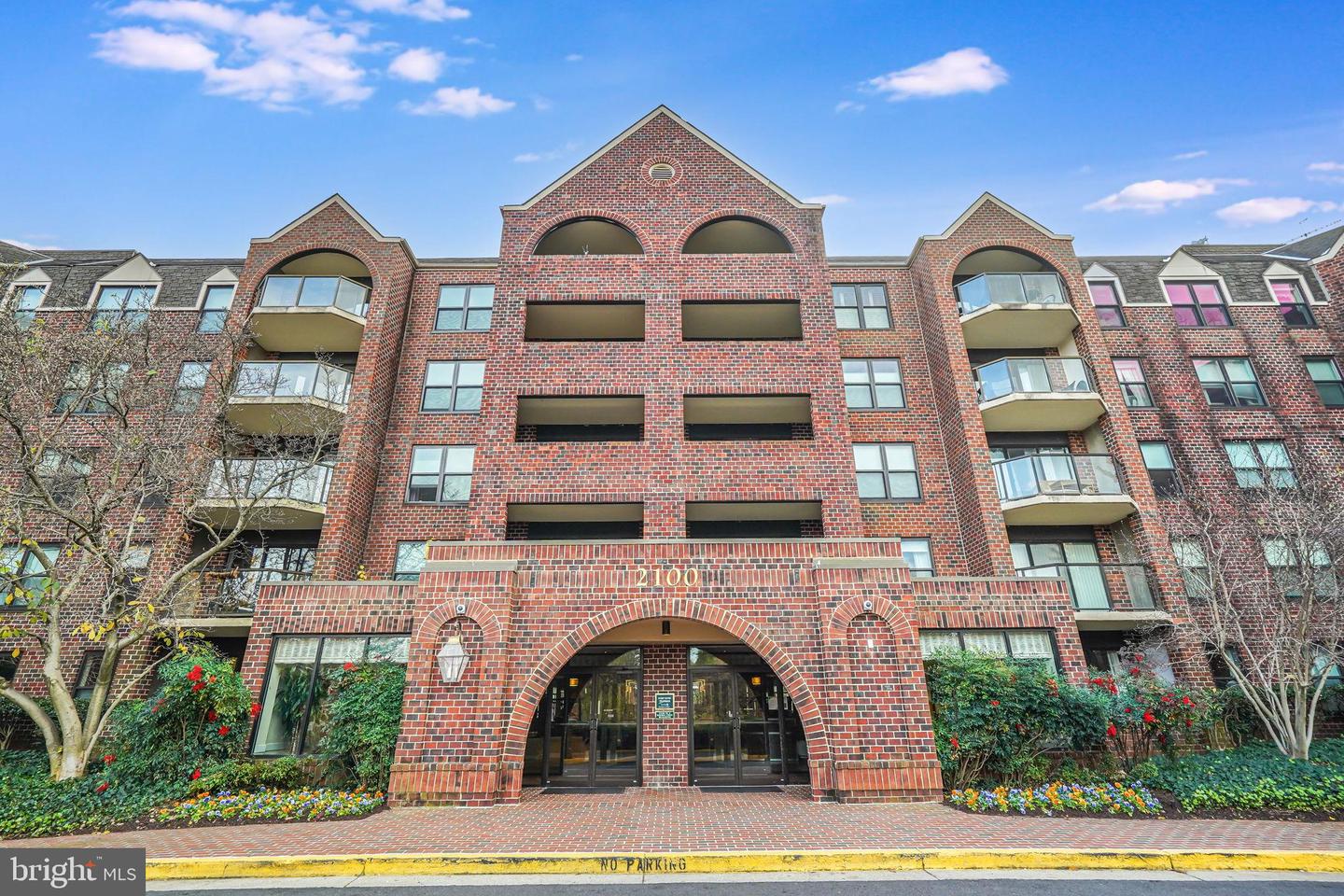 2100 LANGSTON BLVD #538, ARLINGTON, Virginia 22201, 2 Bedrooms Bedrooms, 5 Rooms Rooms,2 BathroomsBathrooms,Residential,For sale,2100 LANGSTON BLVD #538,VAAR2067738 MLS # VAAR2067738 2100 LANGSTON BLVD #538, ARLINGTON, Virginia 22201, 2 Bedrooms Bedrooms, 5 Rooms Rooms,2 BathroomsBathrooms,Residential,For sale,2100 LANGSTON BLVD #538,VAAR2067738 MLS # VAAR2067738