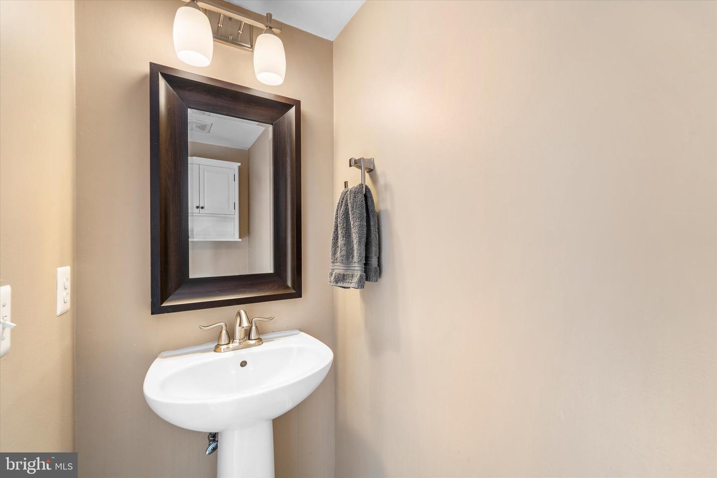 21070 TYLER TOO TER, ASHBURN, Virginia 20147, 3 Bedrooms Bedrooms, ,2 BathroomsBathrooms,Residential,For sale,21070 TYLER TOO TER,VALO2113948 MLS # VALO2113948 21070 TYLER TOO TER, ASHBURN, Virginia 20147, 3 Bedrooms Bedrooms, ,2 BathroomsBathrooms,Residential,For sale,21070 TYLER TOO TER,VALO2113948 MLS # VALO2113948