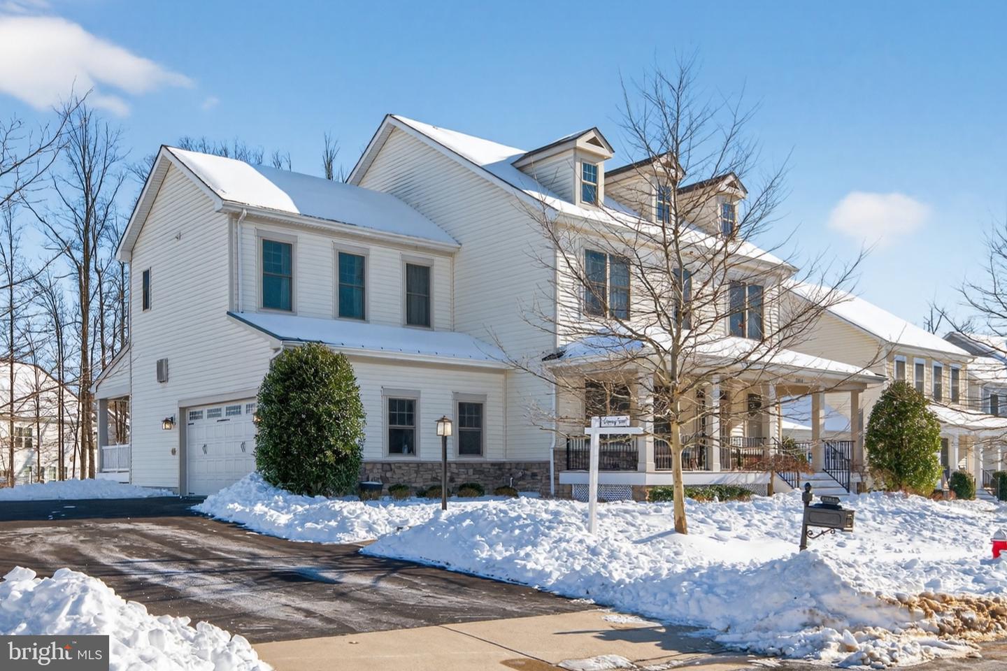 24814 BARRINGTON GROVE CT, ALDIE, Virginia 20105, 5 Bedrooms Bedrooms, 10 Rooms Rooms,4 BathroomsBathrooms,Residential,For sale,24814 BARRINGTON GROVE CT,VALO2114144 MLS # VALO2114144